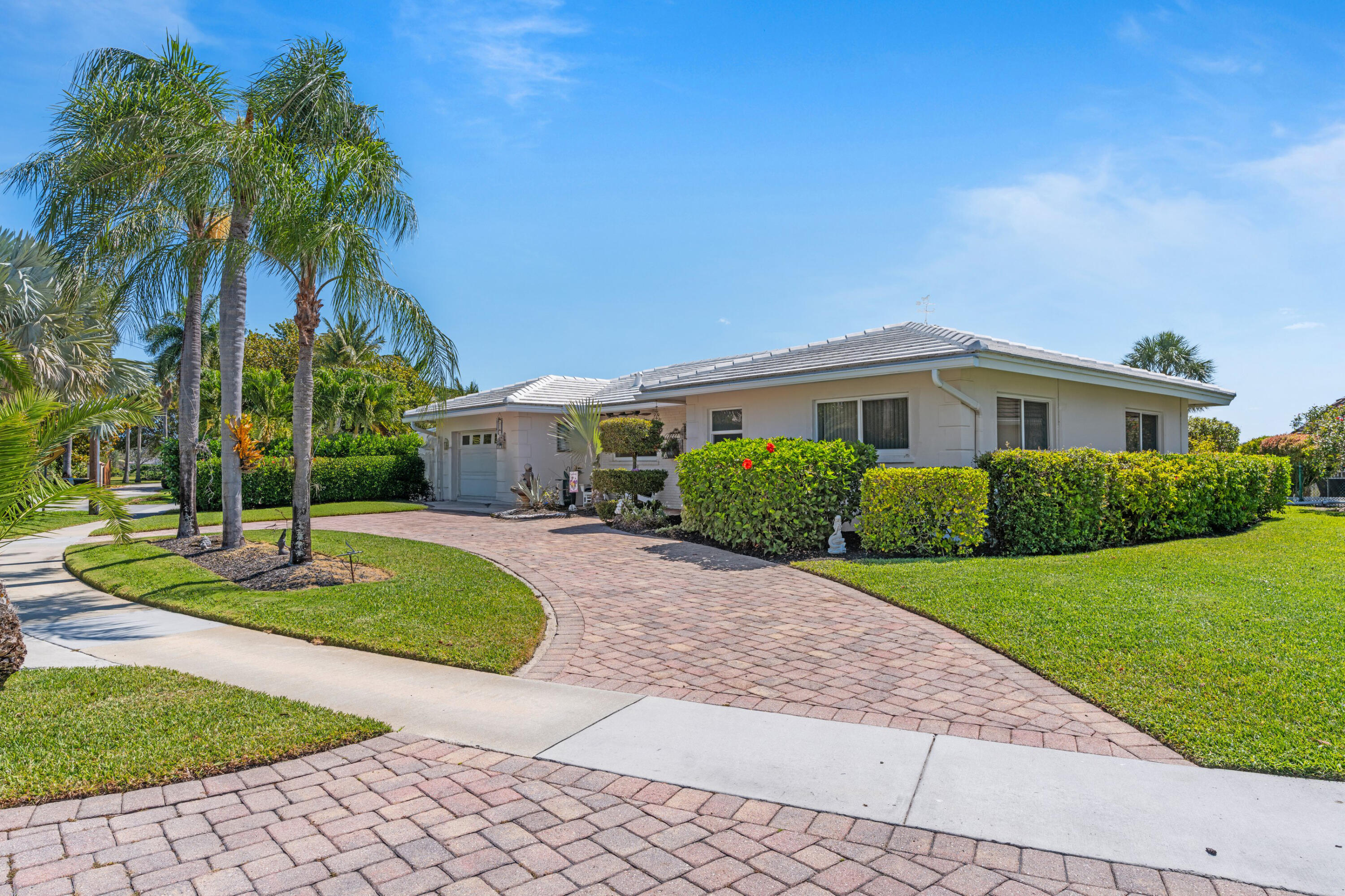 Property for Sale at 998 Sw 11th Court, Boca Raton, Palm Beach County, Florida - Bedrooms: 4 
Bathrooms: 2  - $799,500