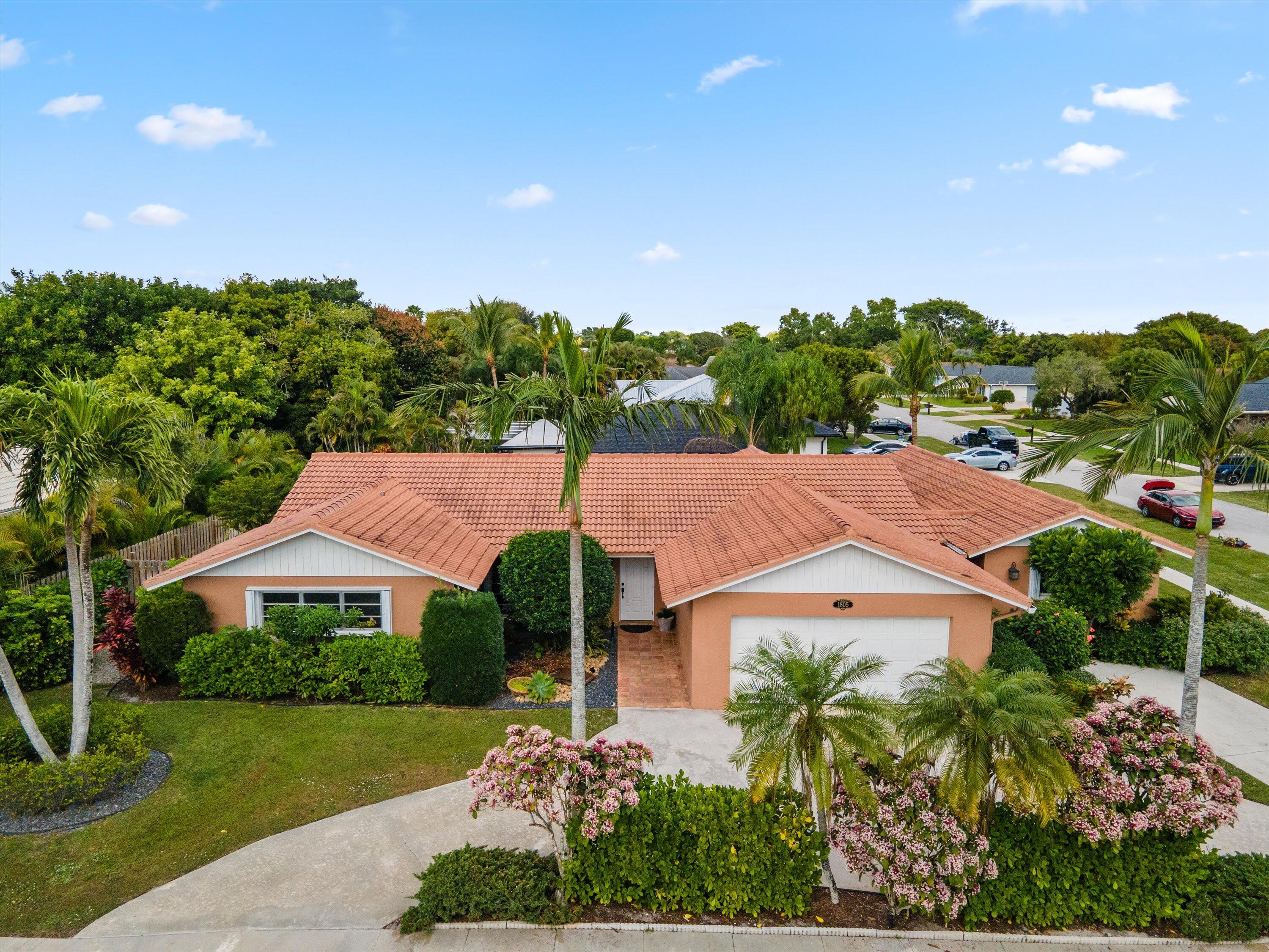 Property for Sale at 1805 The 12th Fairway, Wellington, Palm Beach County, Florida - Bedrooms: 4 
Bathrooms: 3  - $724,900