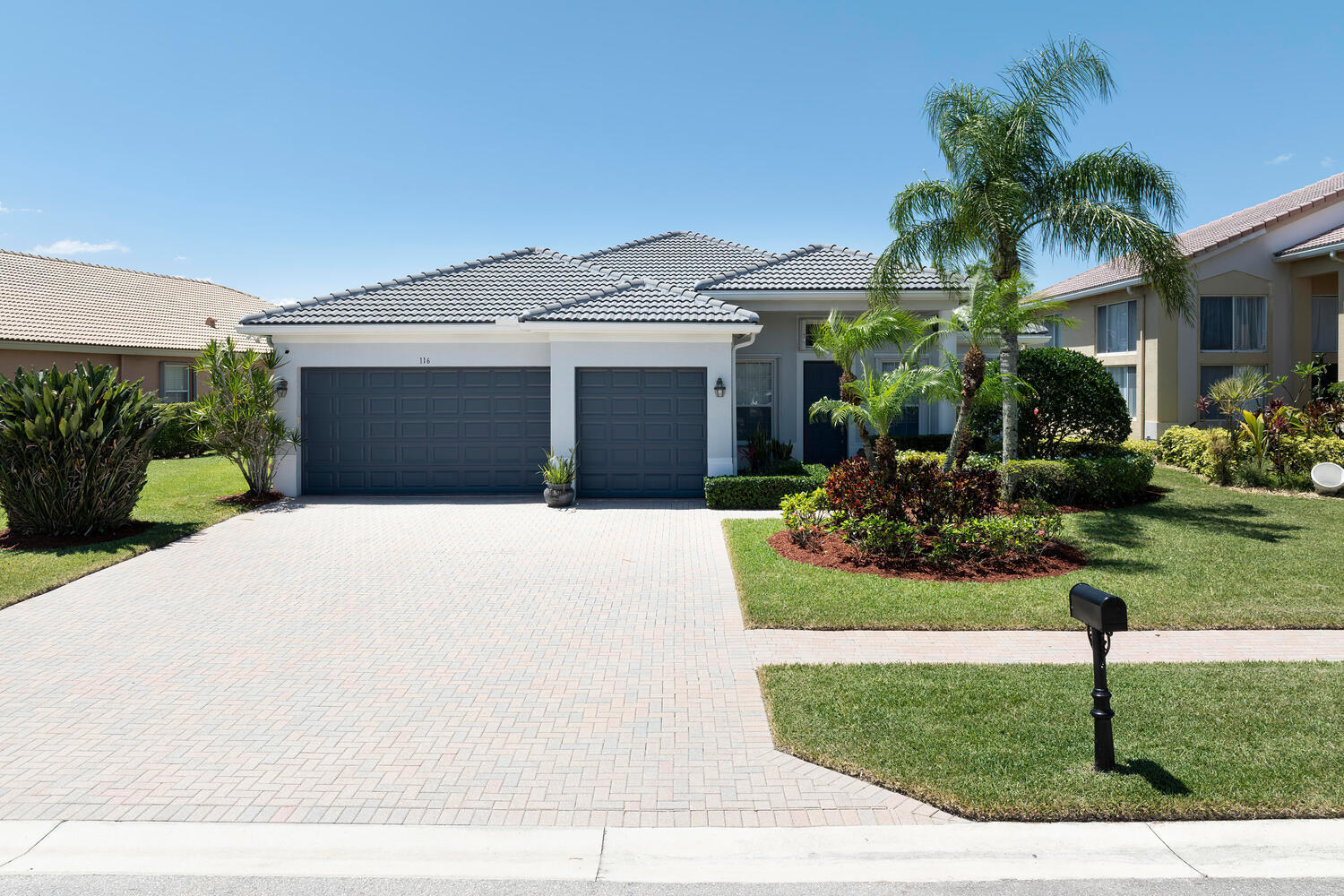 116 Isola Circle, Royal Palm Beach, Palm Beach County, Florida - 4 Bedrooms  
2.5 Bathrooms - 