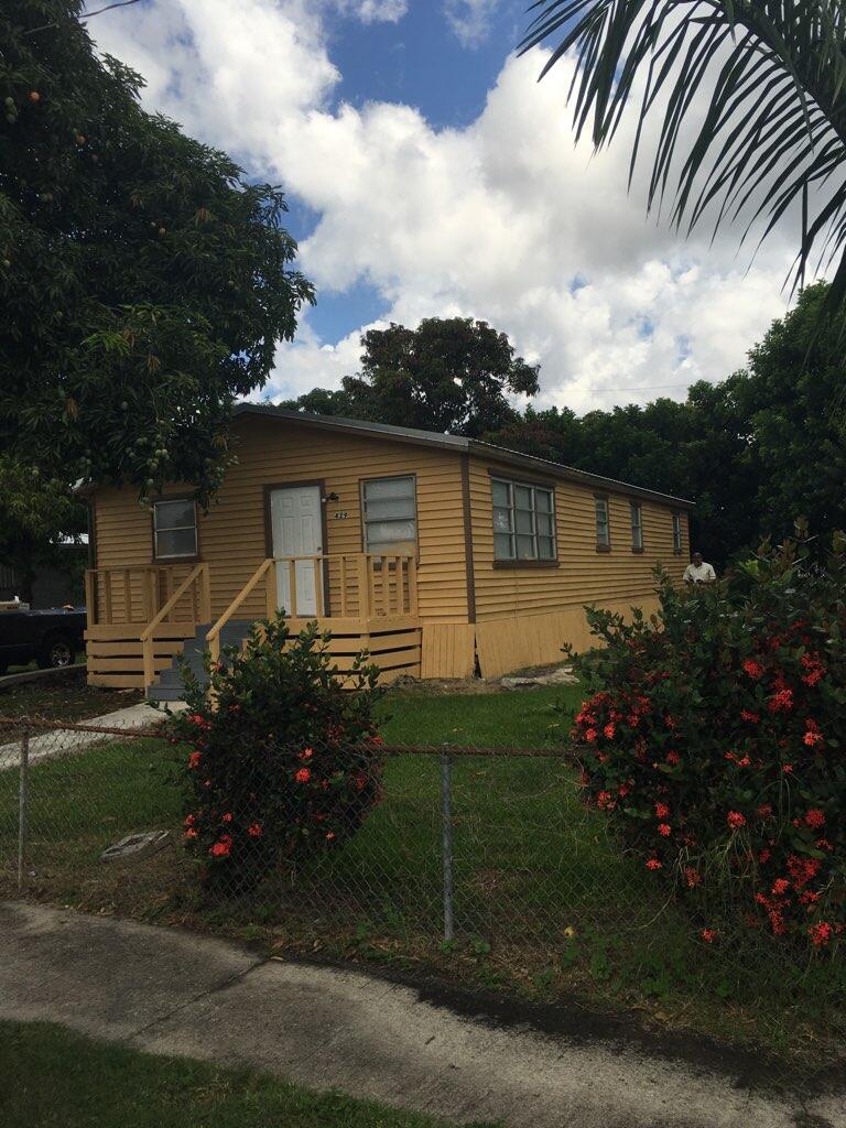 429 S Cocoanut Road, Pahokee, Palm Beach County, Florida - 4 Bedrooms  
2 Bathrooms - 
