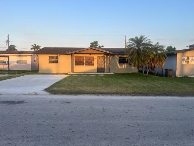 621 Sw 7th Street, Belle Glade, Palm Beach County, Florida - 3 Bedrooms  
2 Bathrooms - 