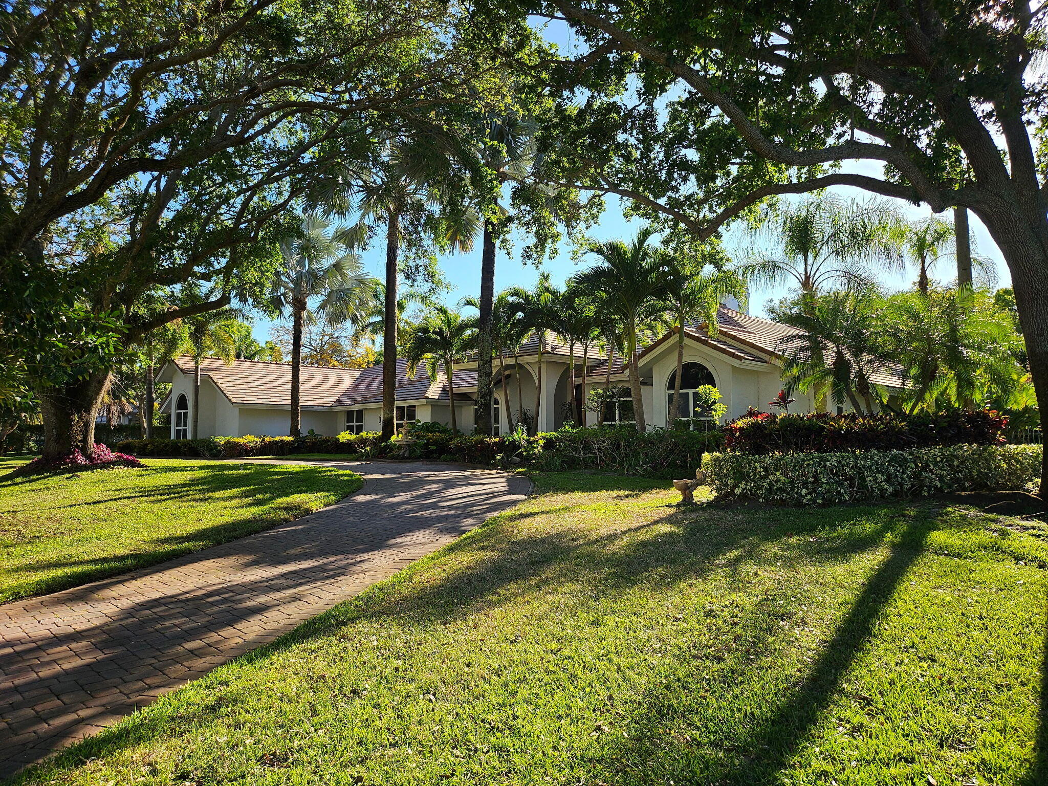 17888 Fieldbrook Circle, Boca Raton, Palm Beach County, Florida - 5 Bedrooms  
3.5 Bathrooms - 