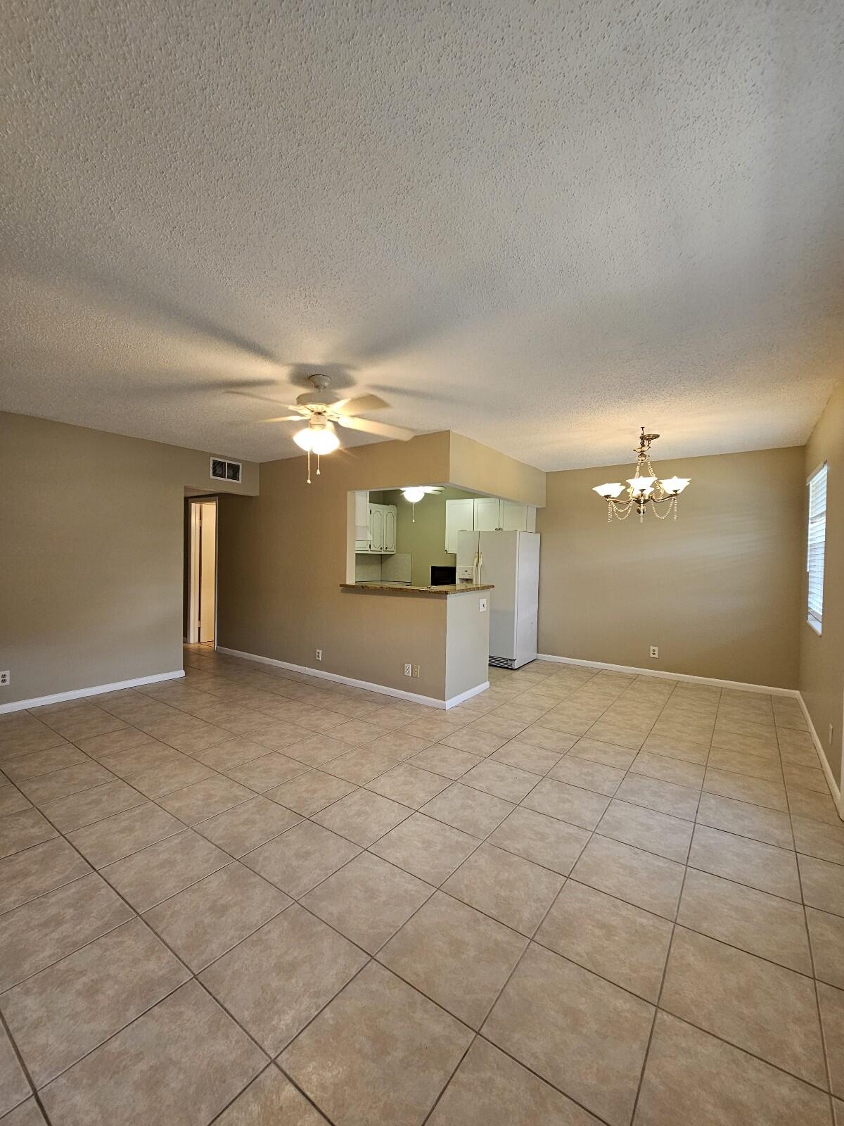 286 Norwich L 286 L, West Palm Beach, Palm Beach County, Florida - 2 Bedrooms  
1.5 Bathrooms - 