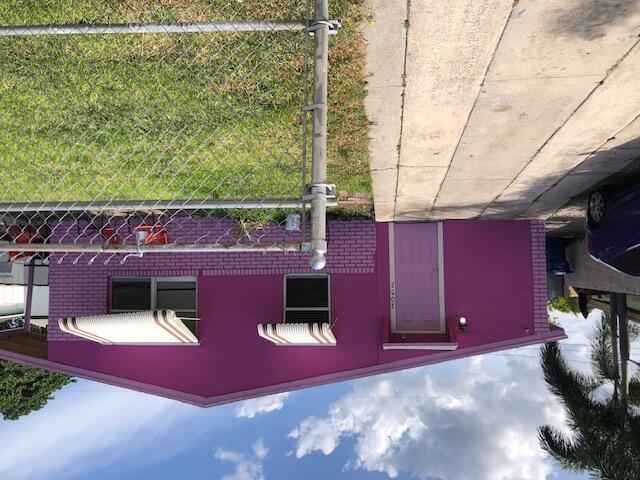 1052 W 26th  Street St, Riviera Beach, Palm Beach County, Florida - 1 Bedrooms  
1 Bathrooms - 