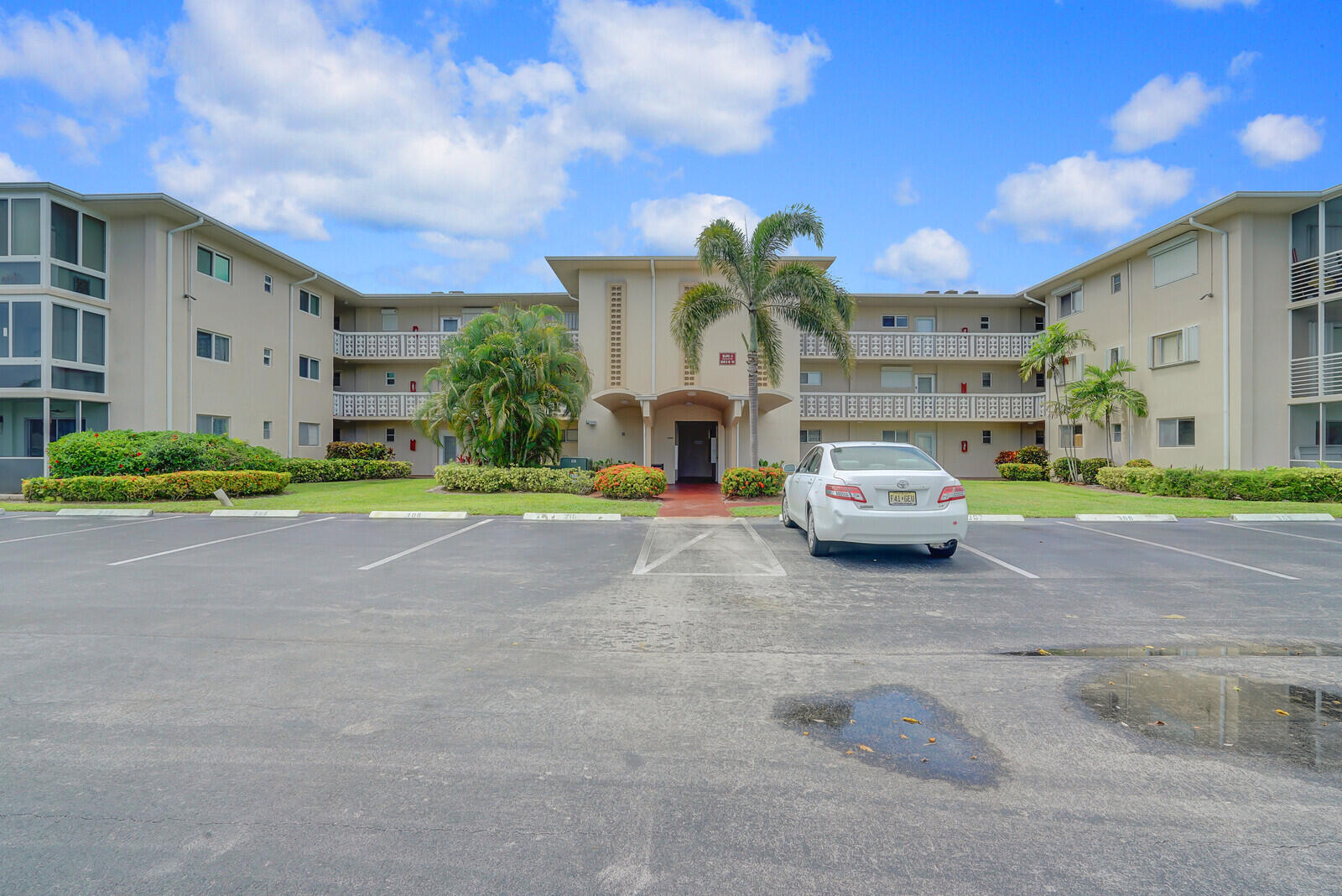 2616 N Garden Drive 107, Lake Worth, Palm Beach County, Florida - 1 Bedrooms  
1 Bathrooms - 