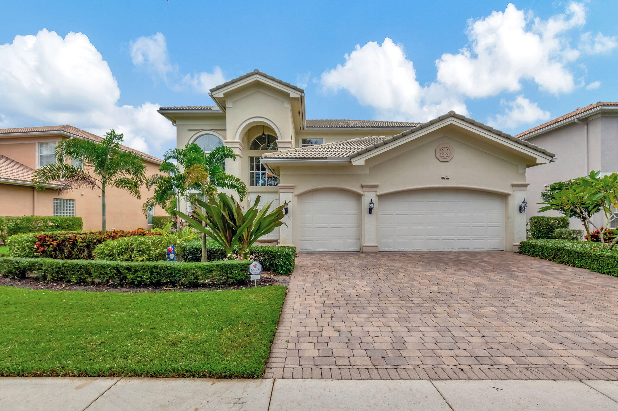 10796 Castle Oak Drive, Boynton Beach, Palm Beach County, Florida - 4 Bedrooms  
3.5 Bathrooms - 