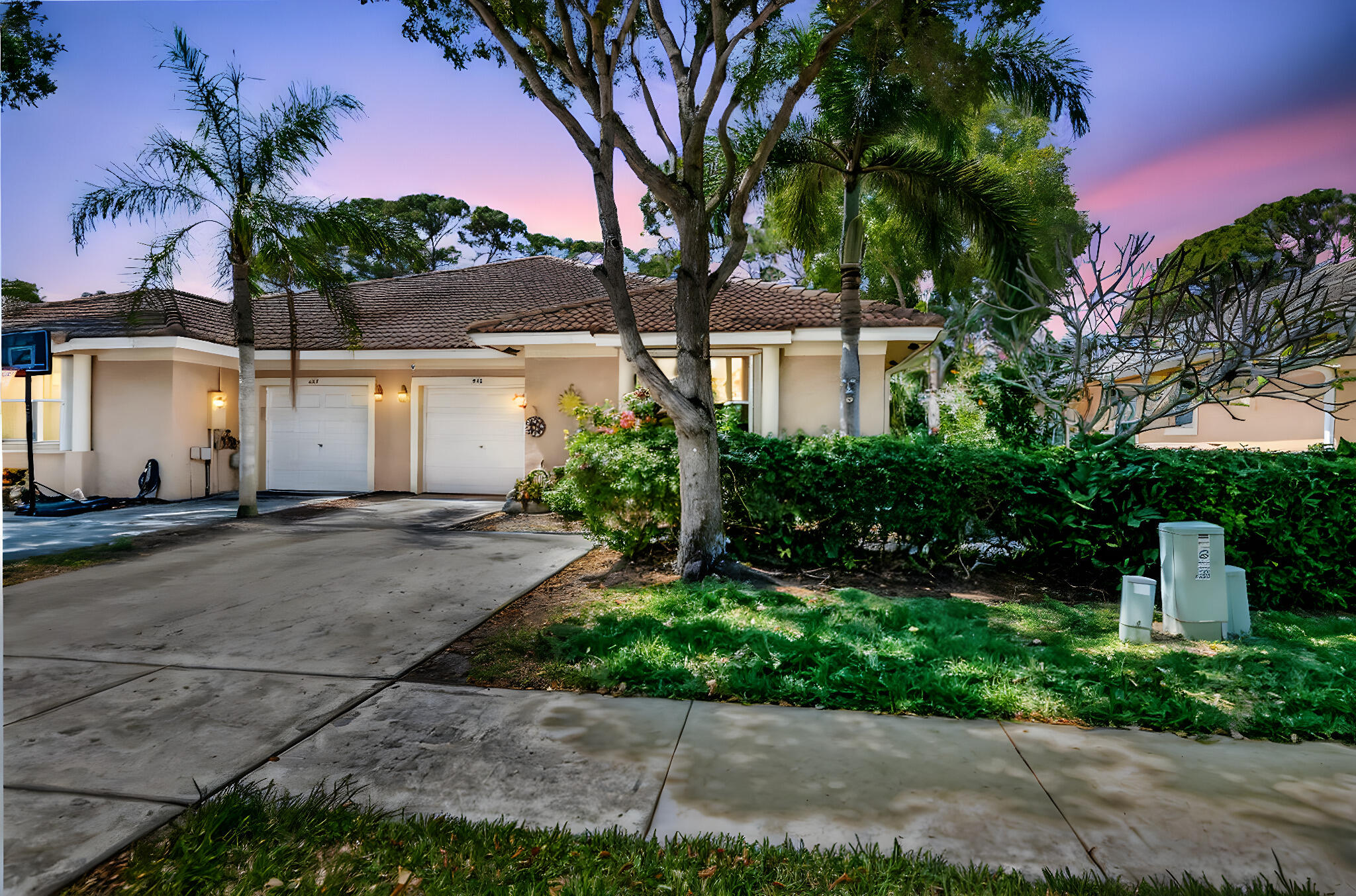 336 W Coral Trace Circle, Delray Beach, Palm Beach County, Florida - 3 Bedrooms  
2.5 Bathrooms - 