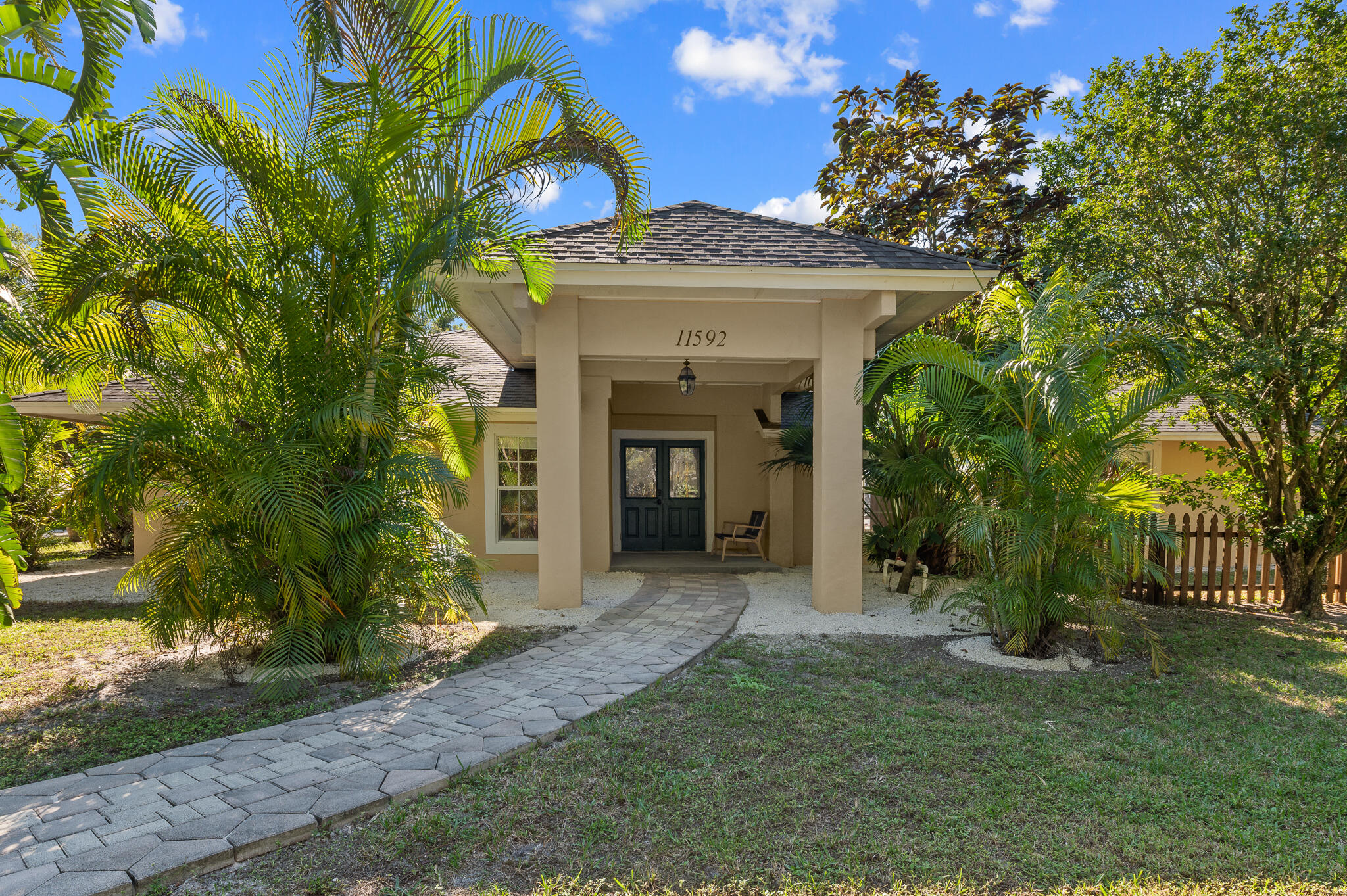 11592 E Rambling Drive, Wellington, Palm Beach County, Florida - 4 Bedrooms  
3 Bathrooms - 