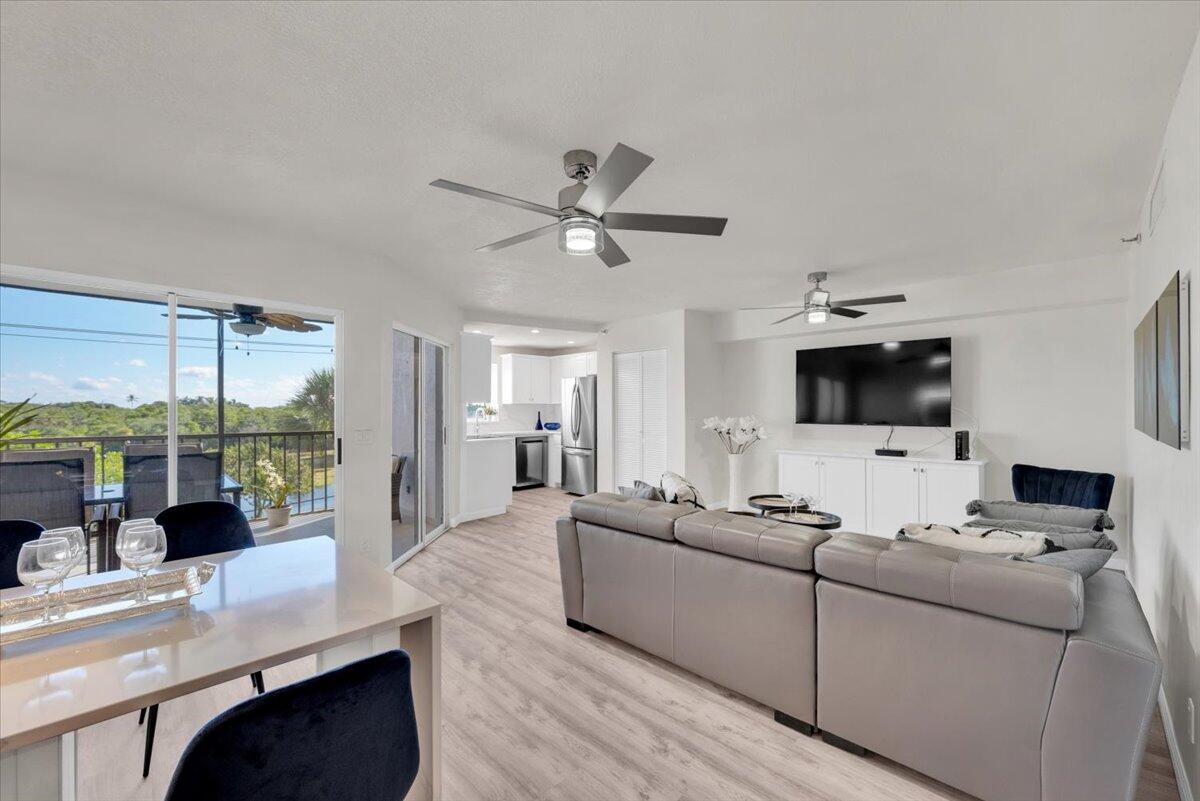 Property for Sale at 275 Palm Avenue B304, Jupiter, Palm Beach County, Florida - Bedrooms: 1 
Bathrooms: 1.5  - $495,000