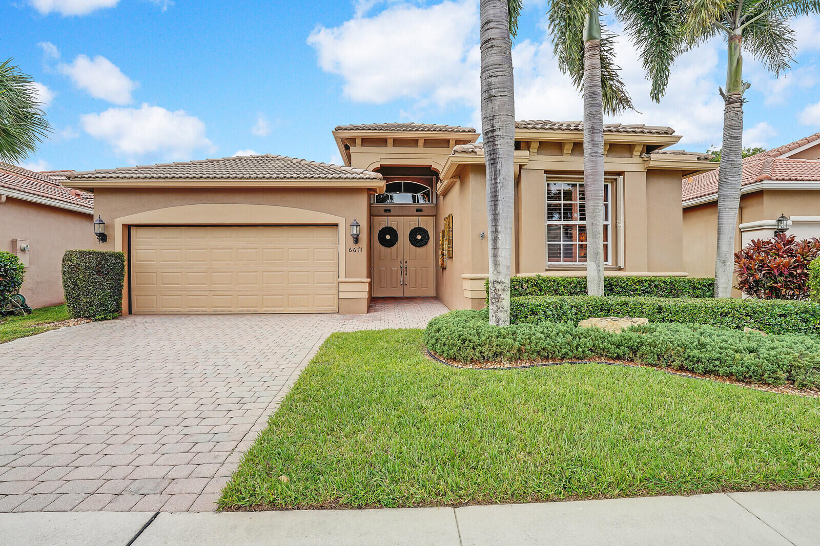 6671 Via Dante, Lake Worth, Palm Beach County, Florida - 3 Bedrooms  
2.5 Bathrooms - 