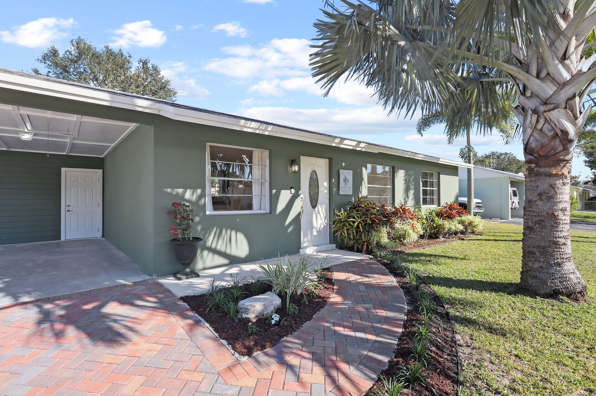 Property for Sale at 1009 Mohican Boulevard, Jupiter, Palm Beach County, Florida - Bedrooms: 3 
Bathrooms: 1  - $535,000