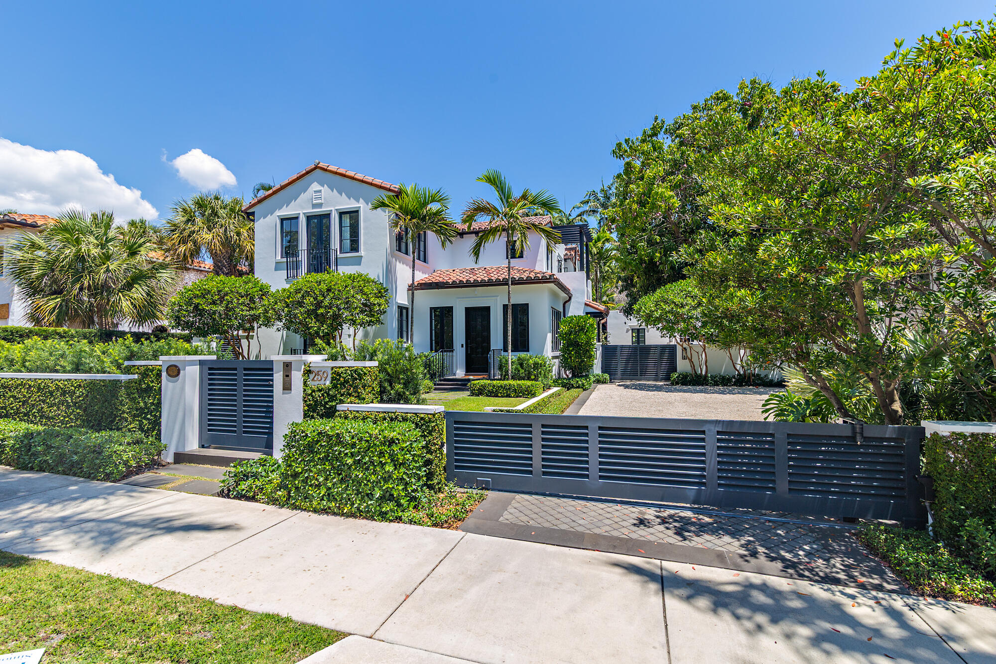 259 Barcelona Road, West Palm Beach, Palm Beach County, Florida - 4 Bedrooms  
4.5 Bathrooms - 