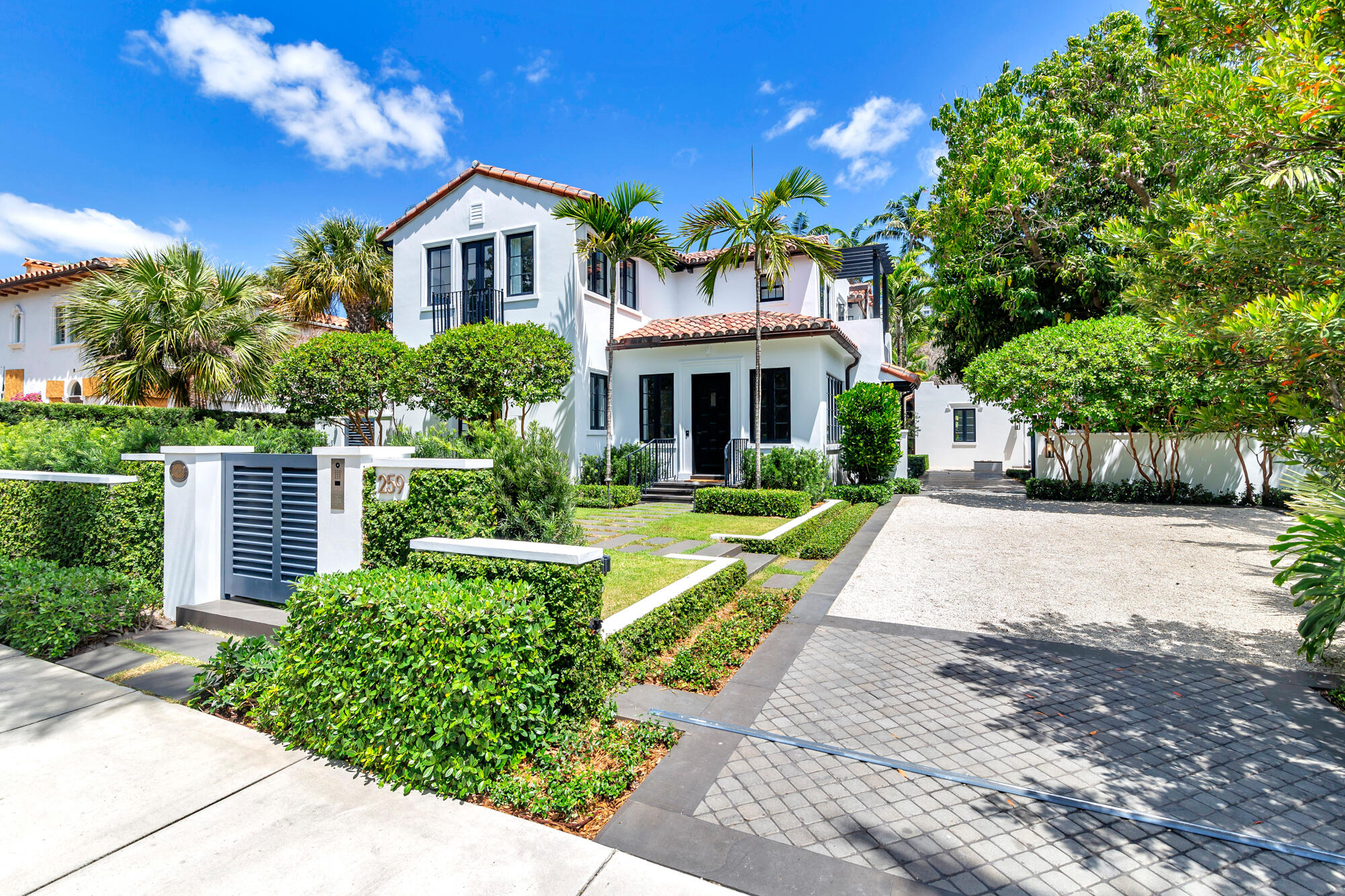 259 Barcelona Road, West Palm Beach, Palm Beach County, Florida - 4 Bedrooms  
4.5 Bathrooms - 
