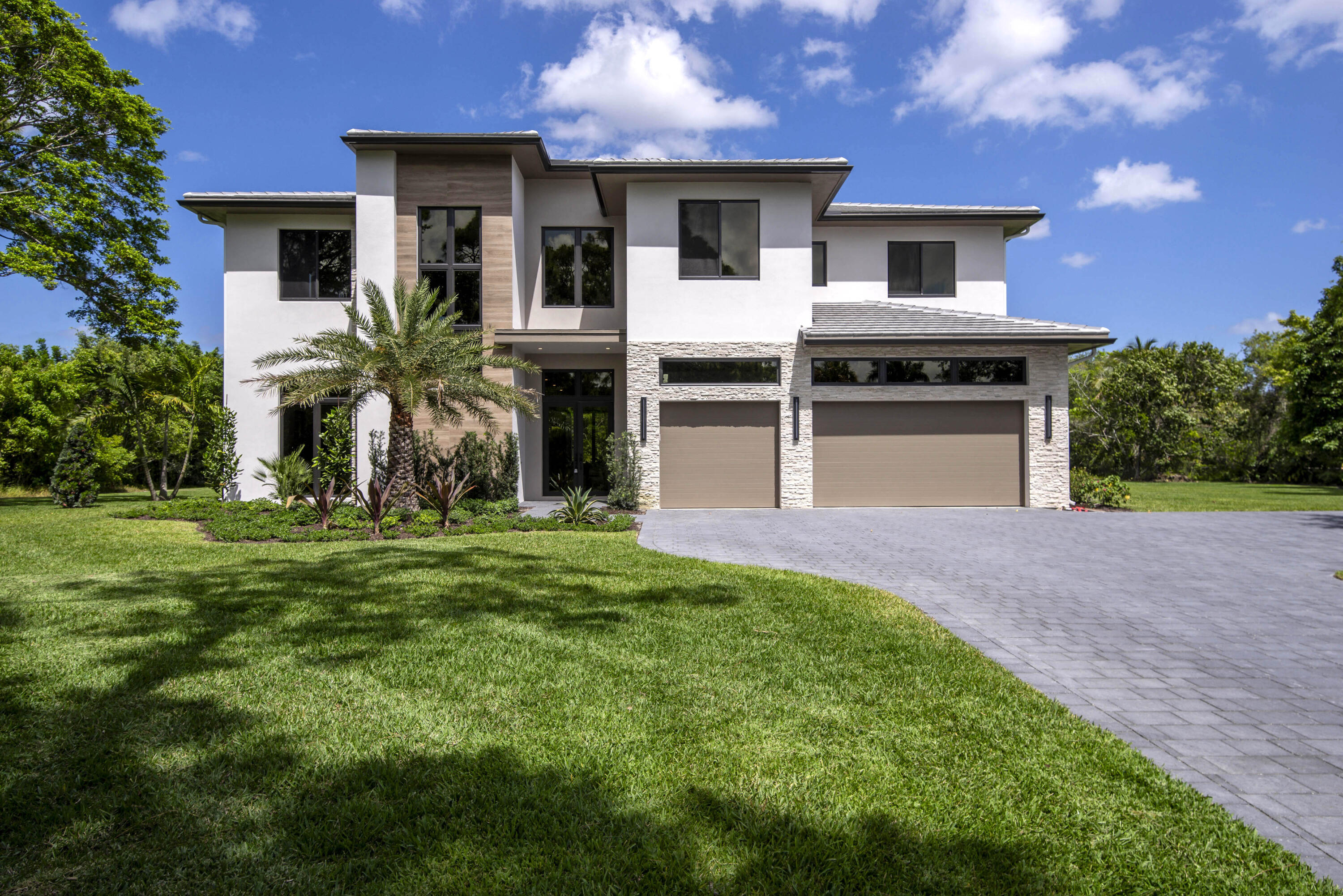 8600 Damascus Drive, Palm Beach Gardens, Palm Beach County, Florida - 5 Bedrooms  
6.5 Bathrooms - 