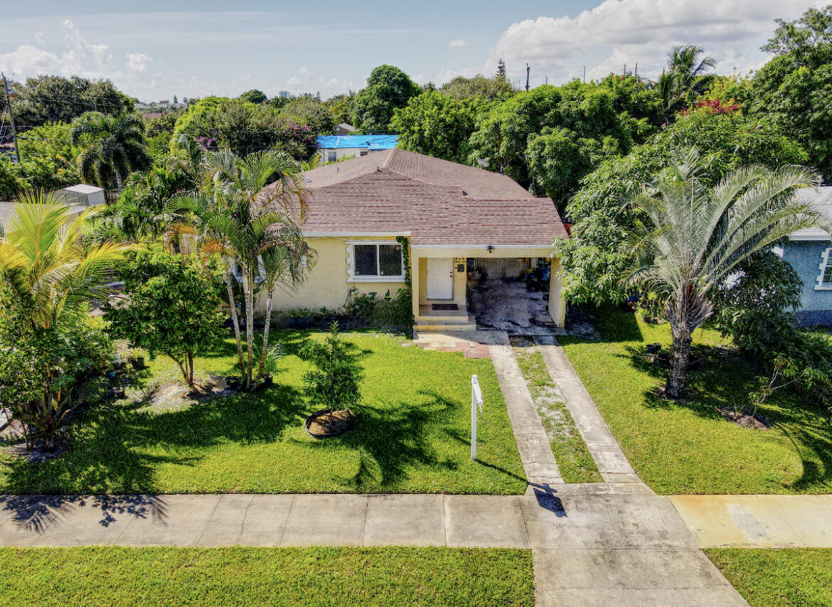 236 Bayberry Drive, Lake Park, Palm Beach County, Florida - 4 Bedrooms  
2 Bathrooms - 