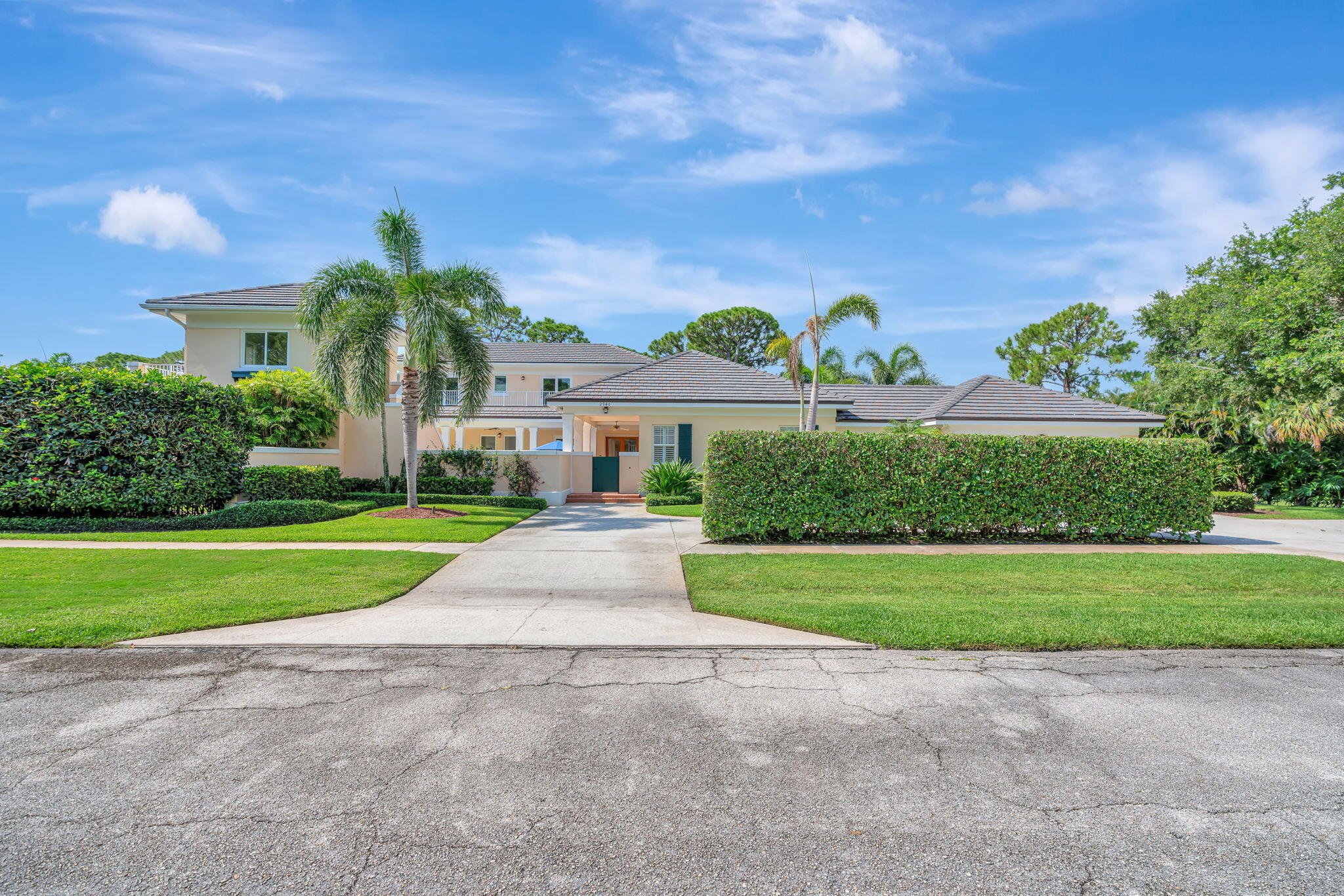 2940 Marys Way, Palm Beach Gardens, Palm Beach County, Florida - 4 Bedrooms  
3.5 Bathrooms - 