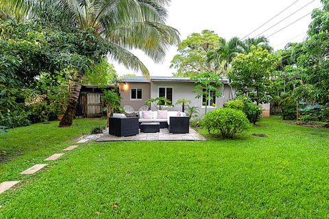 Photo of 1401 NE 17th Way, Fort Lauderdale, FL 33304 (MLS # RX-11082691)