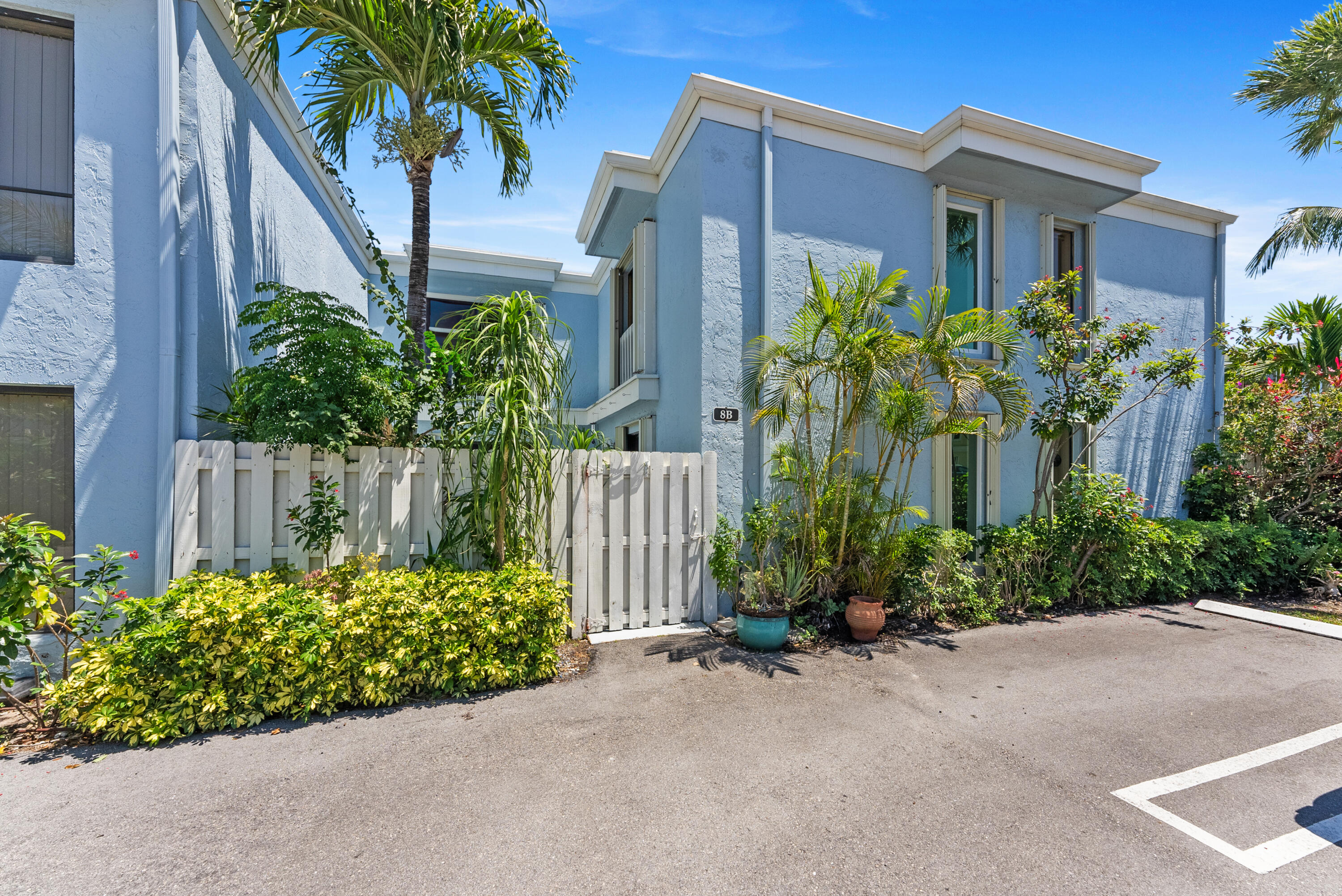 Property for Sale at 1010 Ne 8th Avenue 8B, Delray Beach, Palm Beach County, Florida - Bedrooms: 2 
Bathrooms: 2  - $499,999
