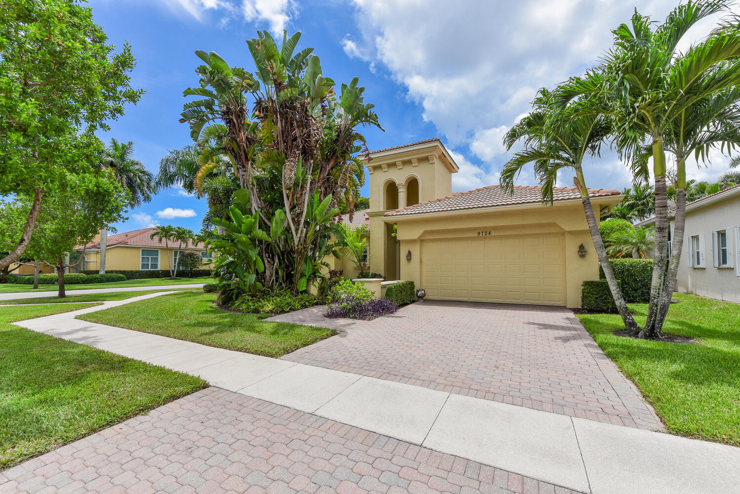 9724 Via Grandezza, Wellington, Palm Beach County, Florida - 3 Bedrooms  
3 Bathrooms - 