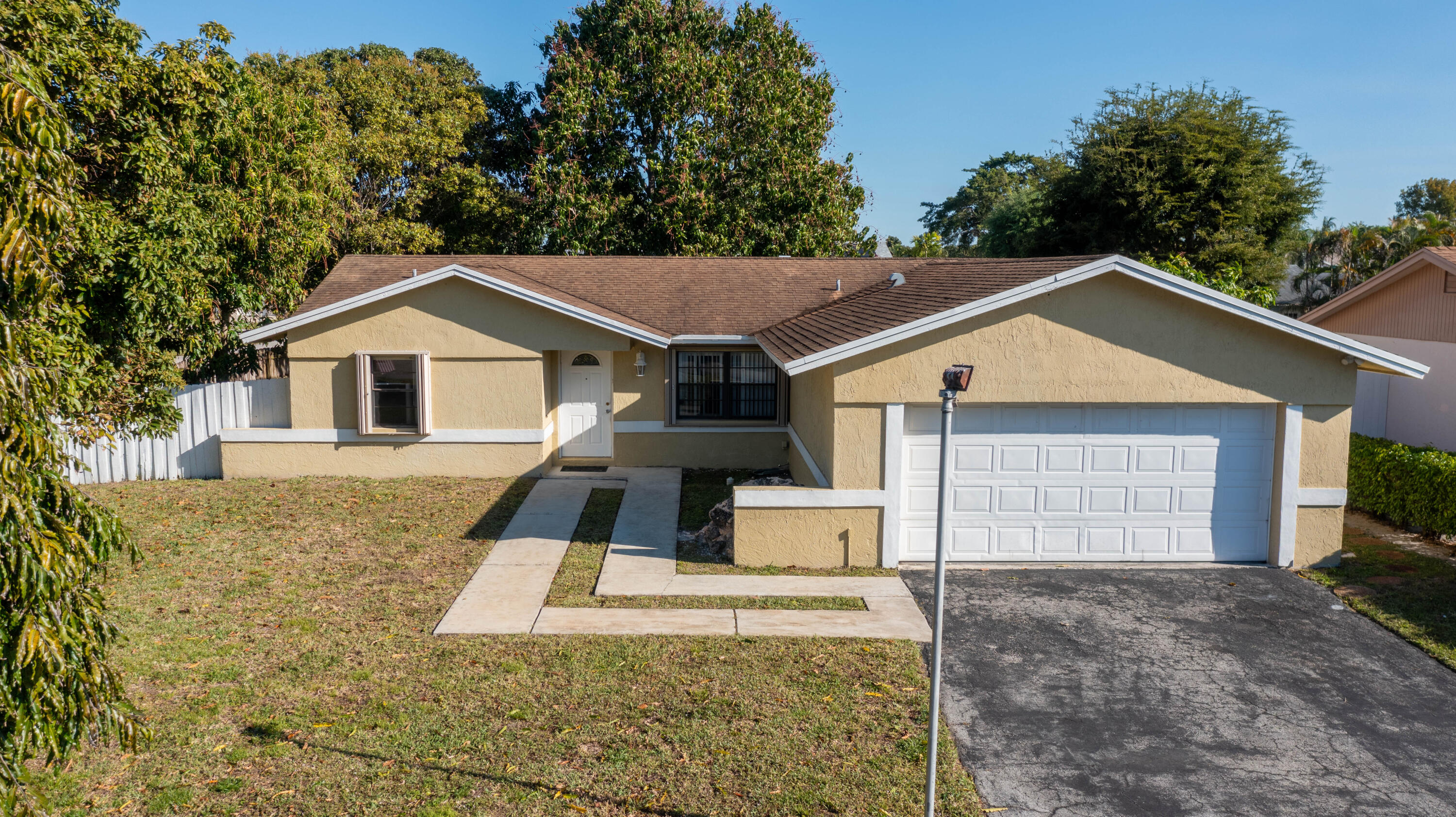 Property for Sale at 9235 Saddlecreek Drive, Boca Raton, Palm Beach County, Florida - Bedrooms: 3 
Bathrooms: 2  - $485,000