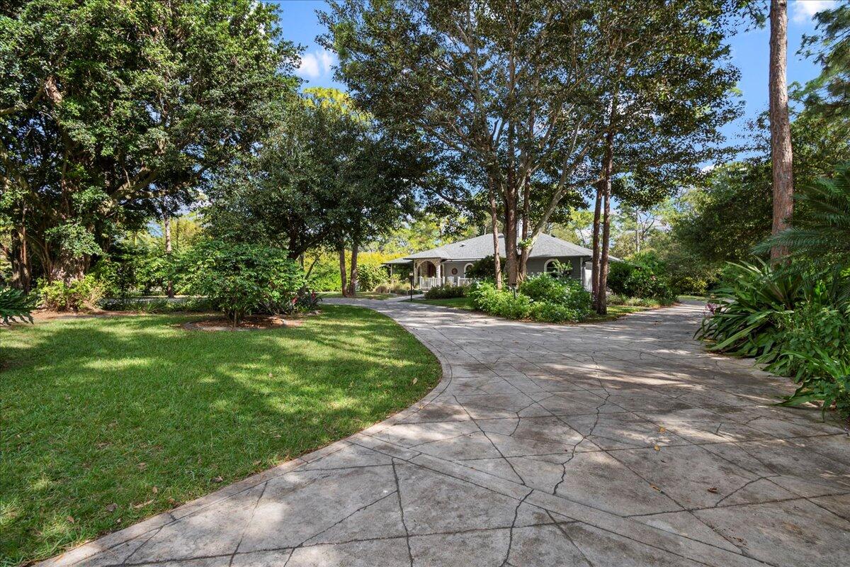 Property for Sale at 17602 Bridle Court, Jupiter, Palm Beach County, Florida - Bedrooms: 4 
Bathrooms: 3  - $985,000