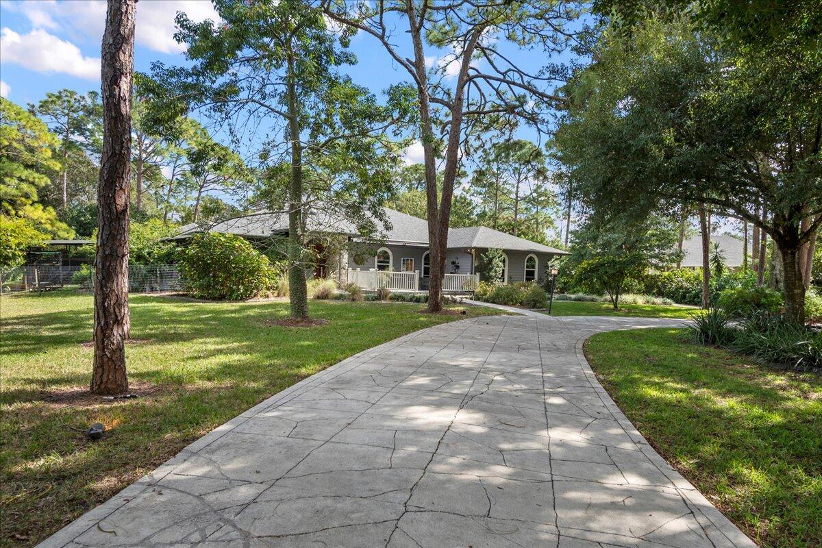 Property for Sale at 17602 Bridle Court, Jupiter, Palm Beach County, Florida - Bedrooms: 4 
Bathrooms: 3  - $985,000
