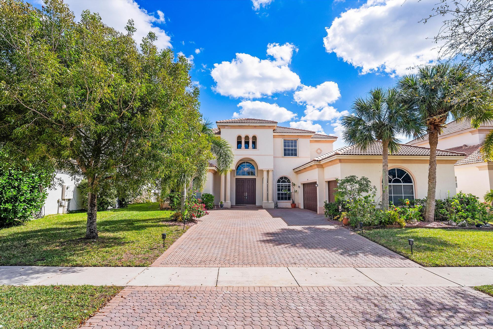 9129 Pineville Drive, Lake Worth, Palm Beach County, Florida - 5 Bedrooms  
4 Bathrooms - 