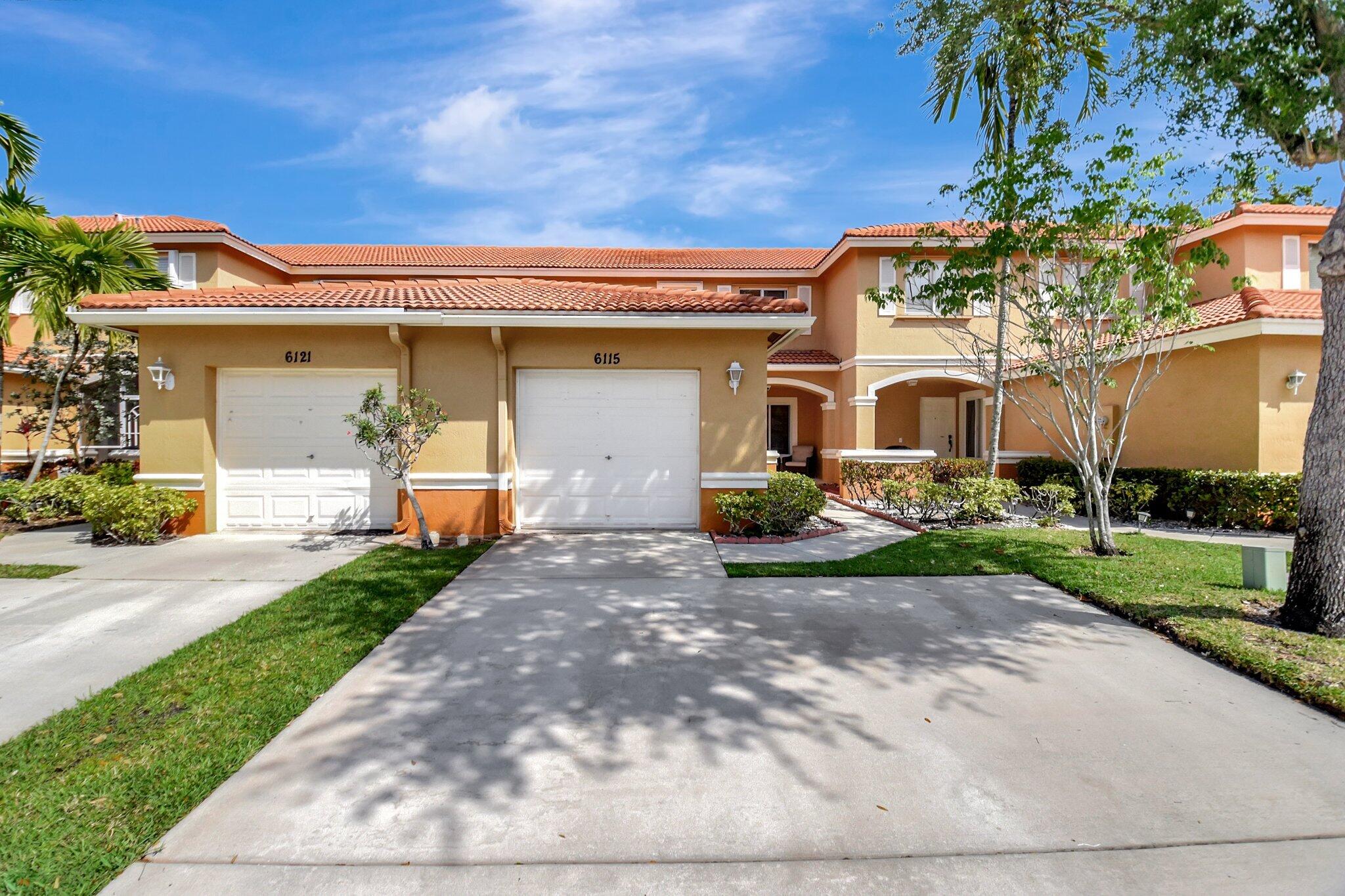 6115 Sugar Loaf Lane, West Palm Beach, Palm Beach County, Florida - 2 Bedrooms  
2.5 Bathrooms - 