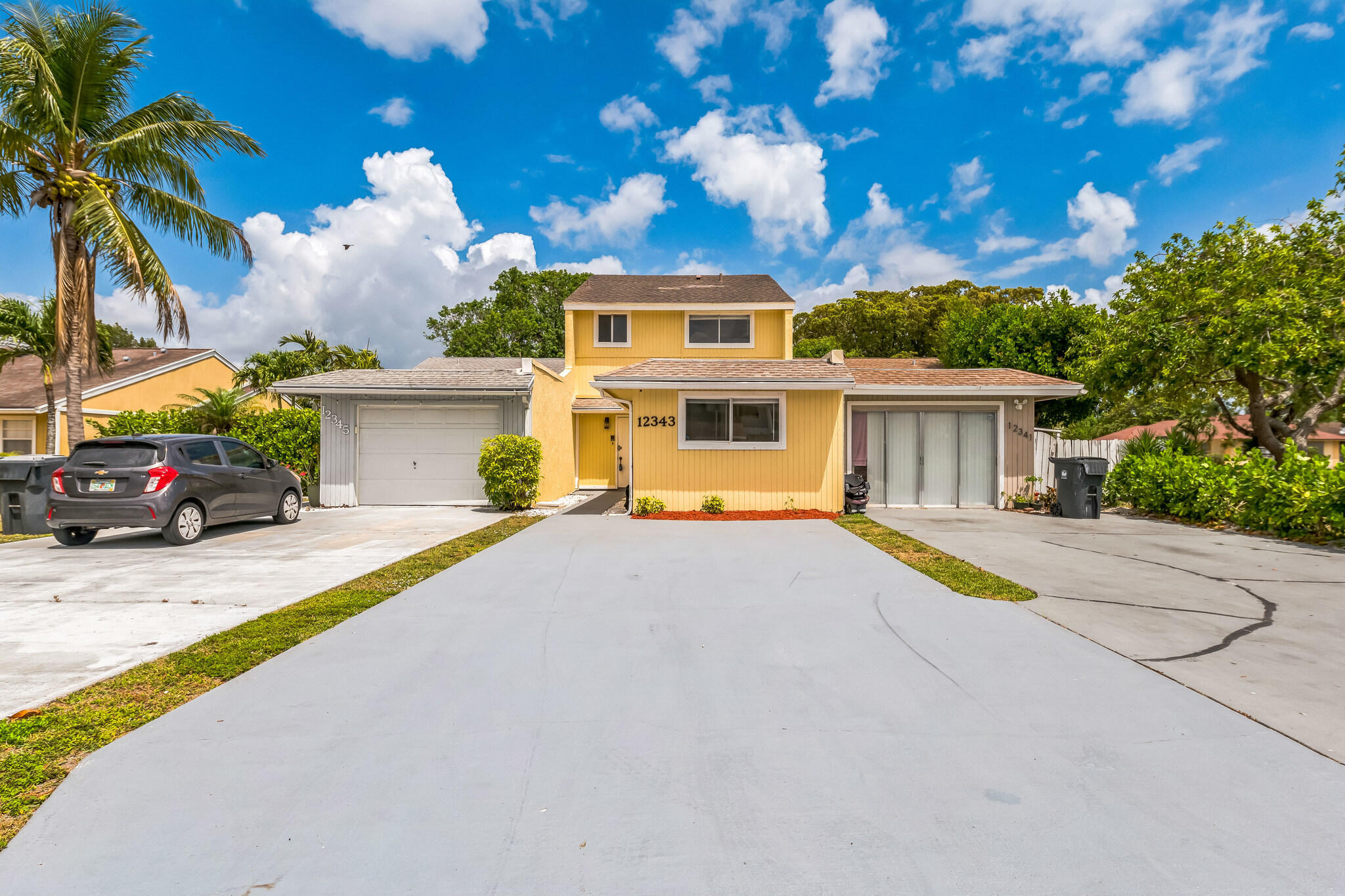 Property for Sale at 12343 Westhampton Circle, Wellington, Palm Beach County, Florida - Bedrooms: 3 
Bathrooms: 3.5  - $394,900
