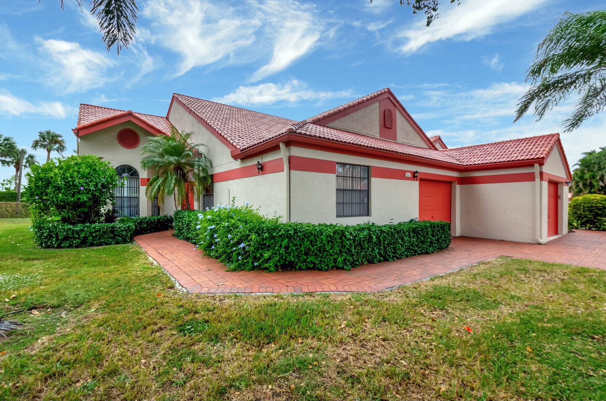 7676 Lexington Club Boulevard A, Delray Beach, Palm Beach County, Florida - 3 Bedrooms  
2 Bathrooms - 