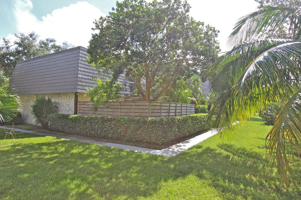 Photo of 1319 13th Terrace #1319, Palm Beach Gardens, FL 33418 (MLS # RX-10978722)