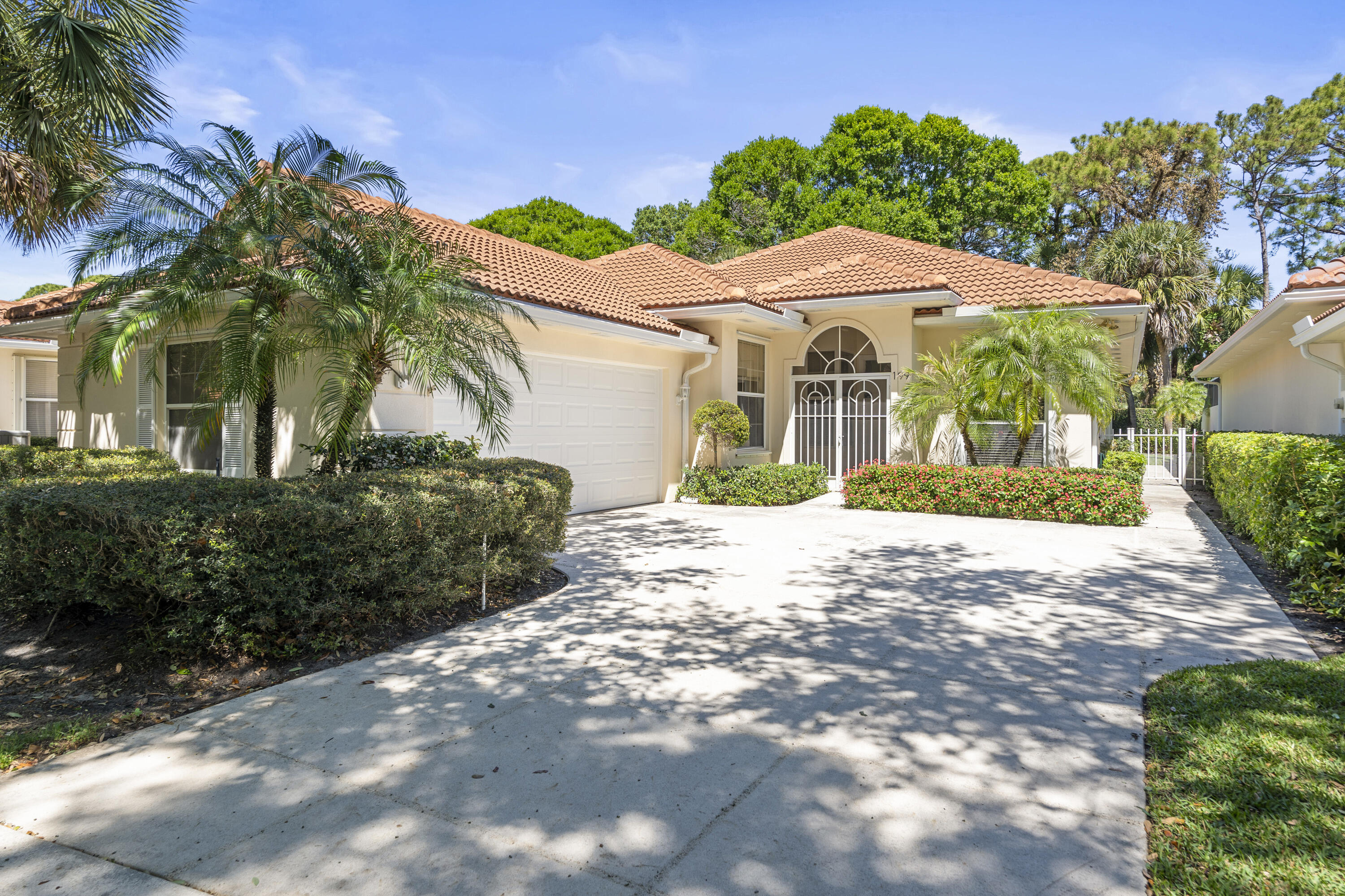 Property for Sale at 199 E Tall Oaks Circle, Palm Beach Gardens, Palm Beach County, Florida - Bedrooms: 3 
Bathrooms: 2  - $710,000