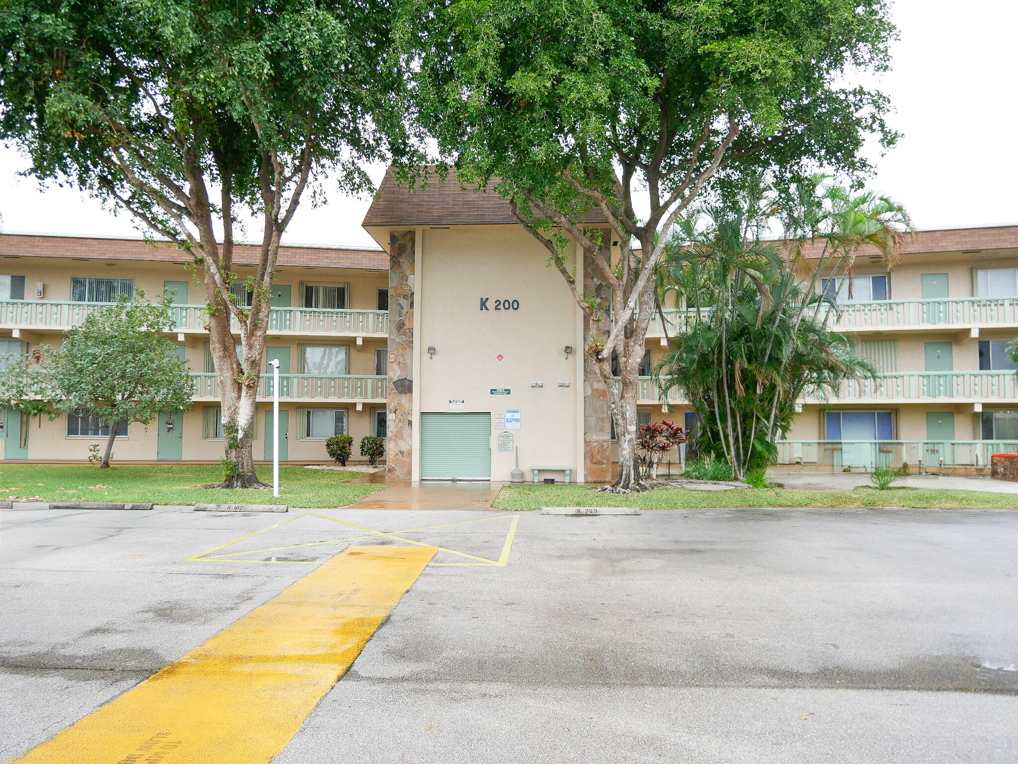 200 Village Green Circle E Cir K311, Palm Springs, Miami-Dade County, Florida - 1 Bedrooms  
1 Bathrooms - 