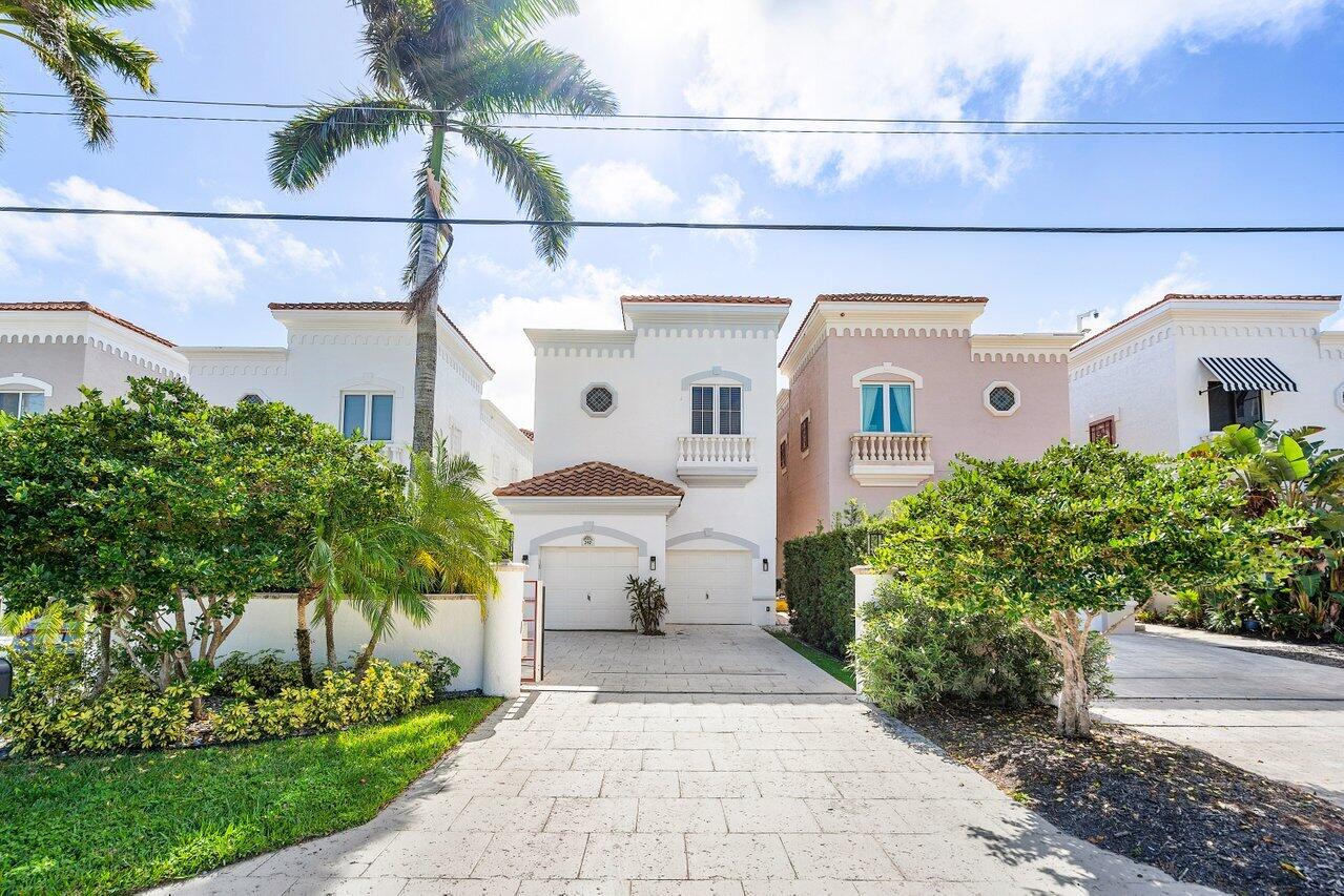 Property for Sale at 340 E Royal Palm Road, Boca Raton, Palm Beach County, Florida - Bedrooms: 4 
Bathrooms: 4.5  - $2,490,000