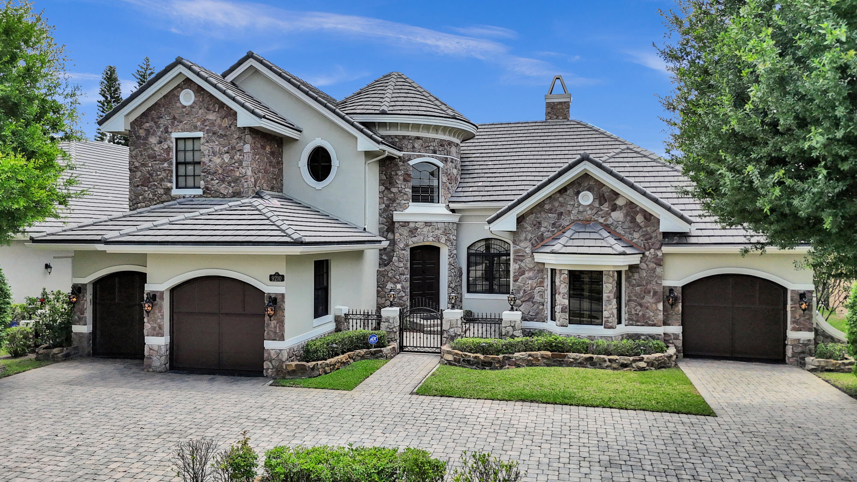9210 Equus Circle, Boynton Beach, Palm Beach County, Florida - 4 Bedrooms  
5.5 Bathrooms - 