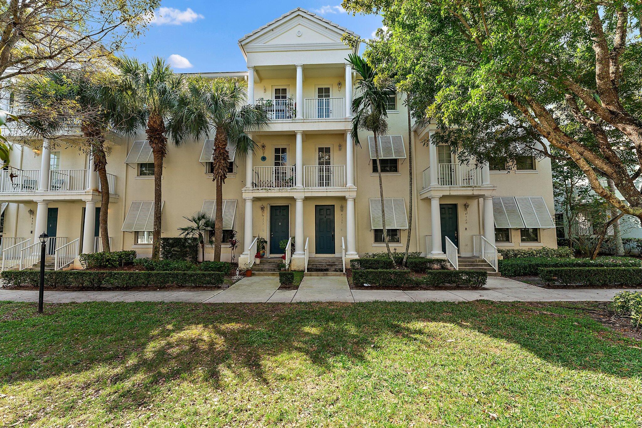 4329 Savannah Bay Place, Jupiter, Palm Beach County, Florida - 3 Bedrooms  
2.5 Bathrooms - 