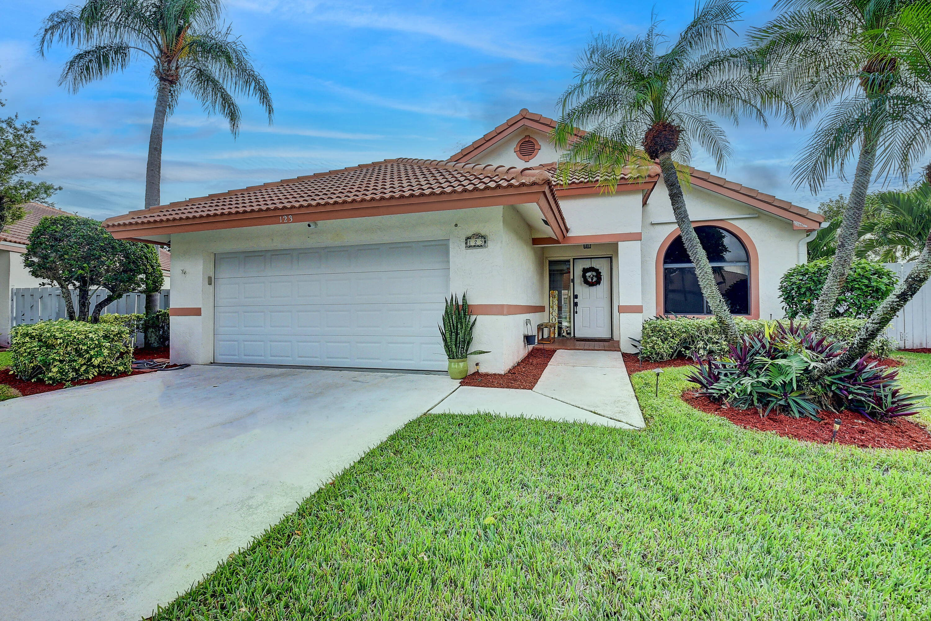 123 Executive Circle, Boynton Beach, Palm Beach County, Florida - 3 Bedrooms  
2 Bathrooms - 