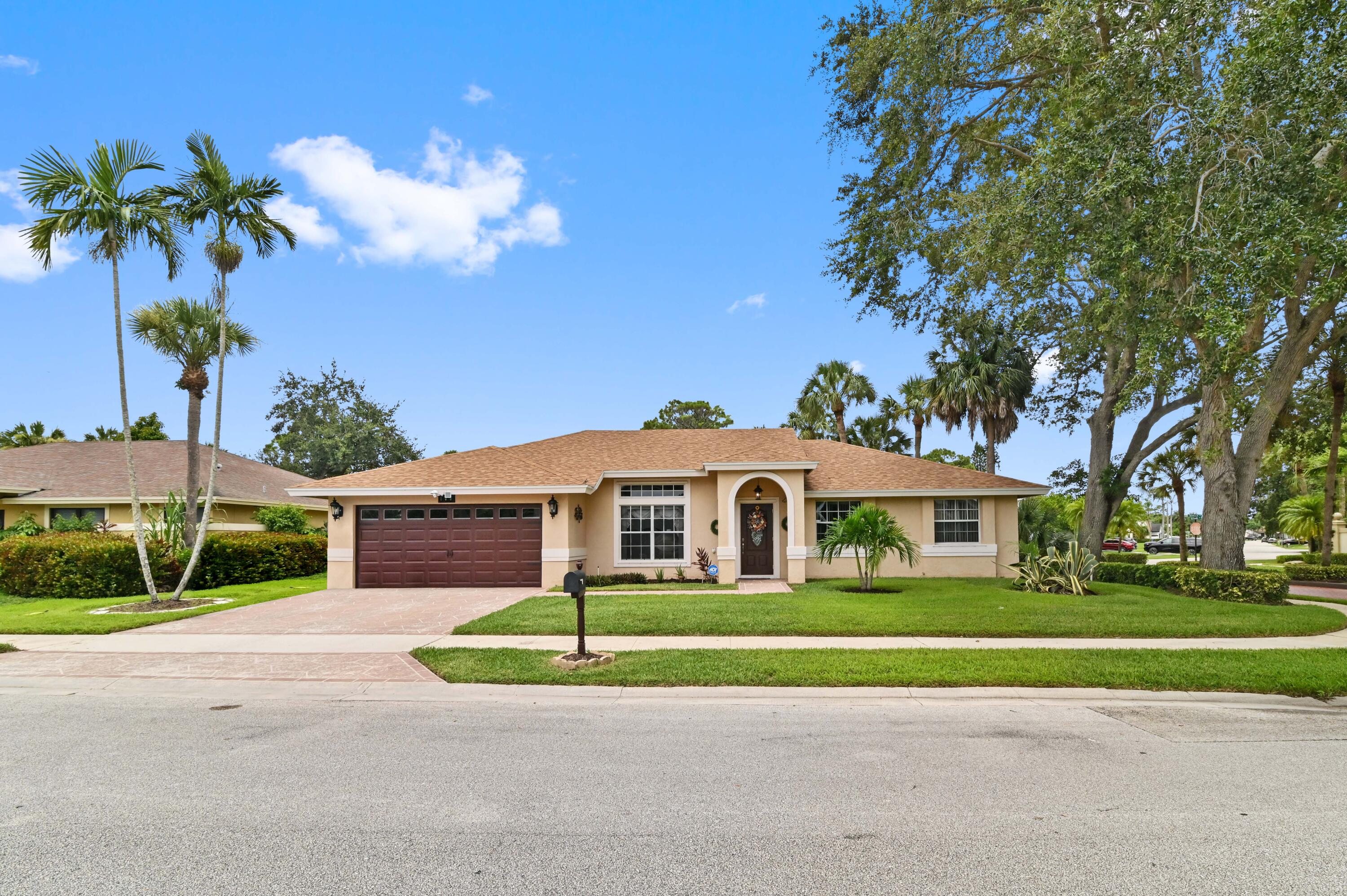 100 Elysium Drive, Royal Palm Beach, Palm Beach County, Florida - 3 Bedrooms  
2 Bathrooms - 