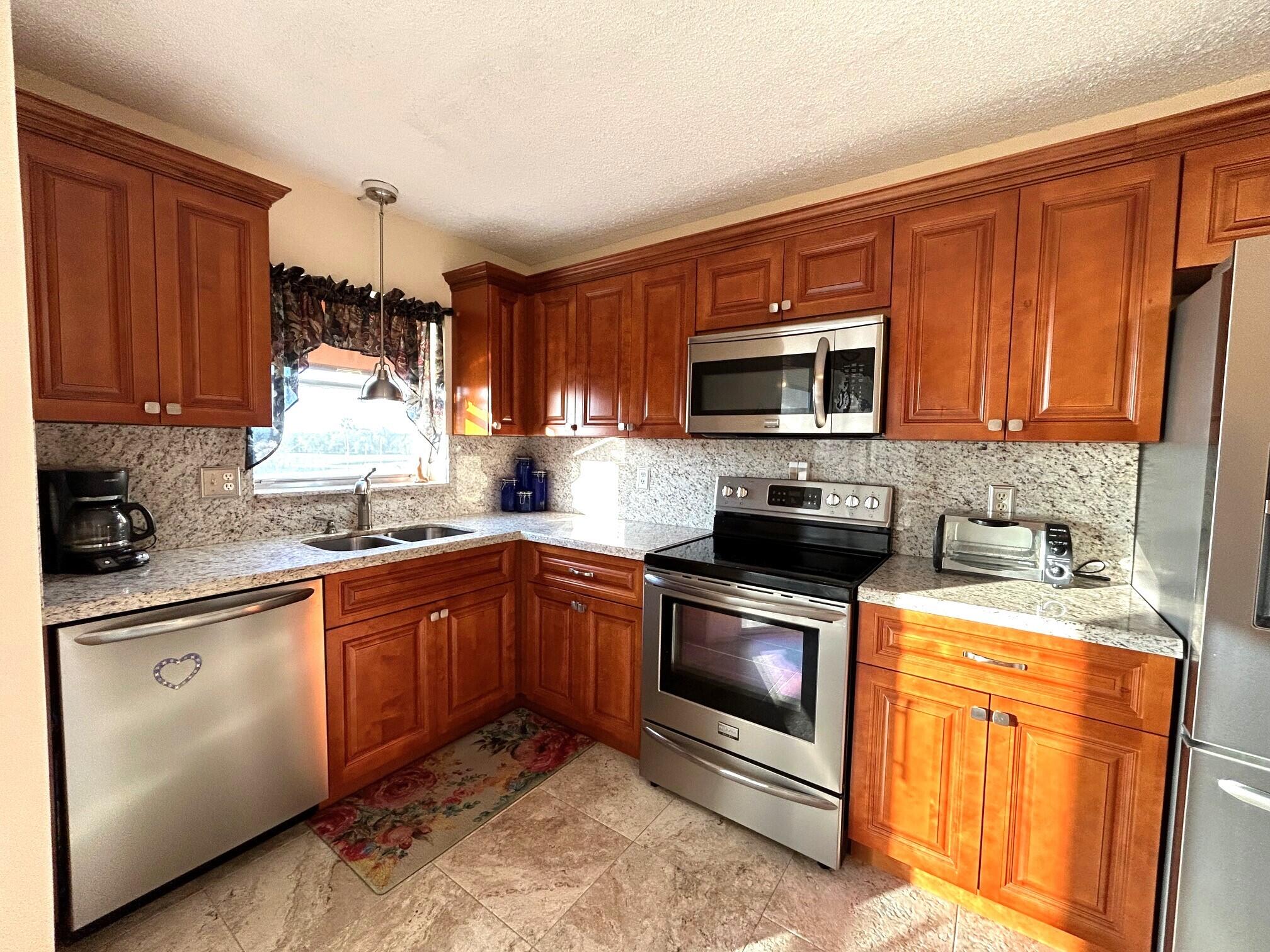 3951 Via Poinciana 412, Lake Worth, Palm Beach County, Florida - 2 Bedrooms  
2 Bathrooms - 