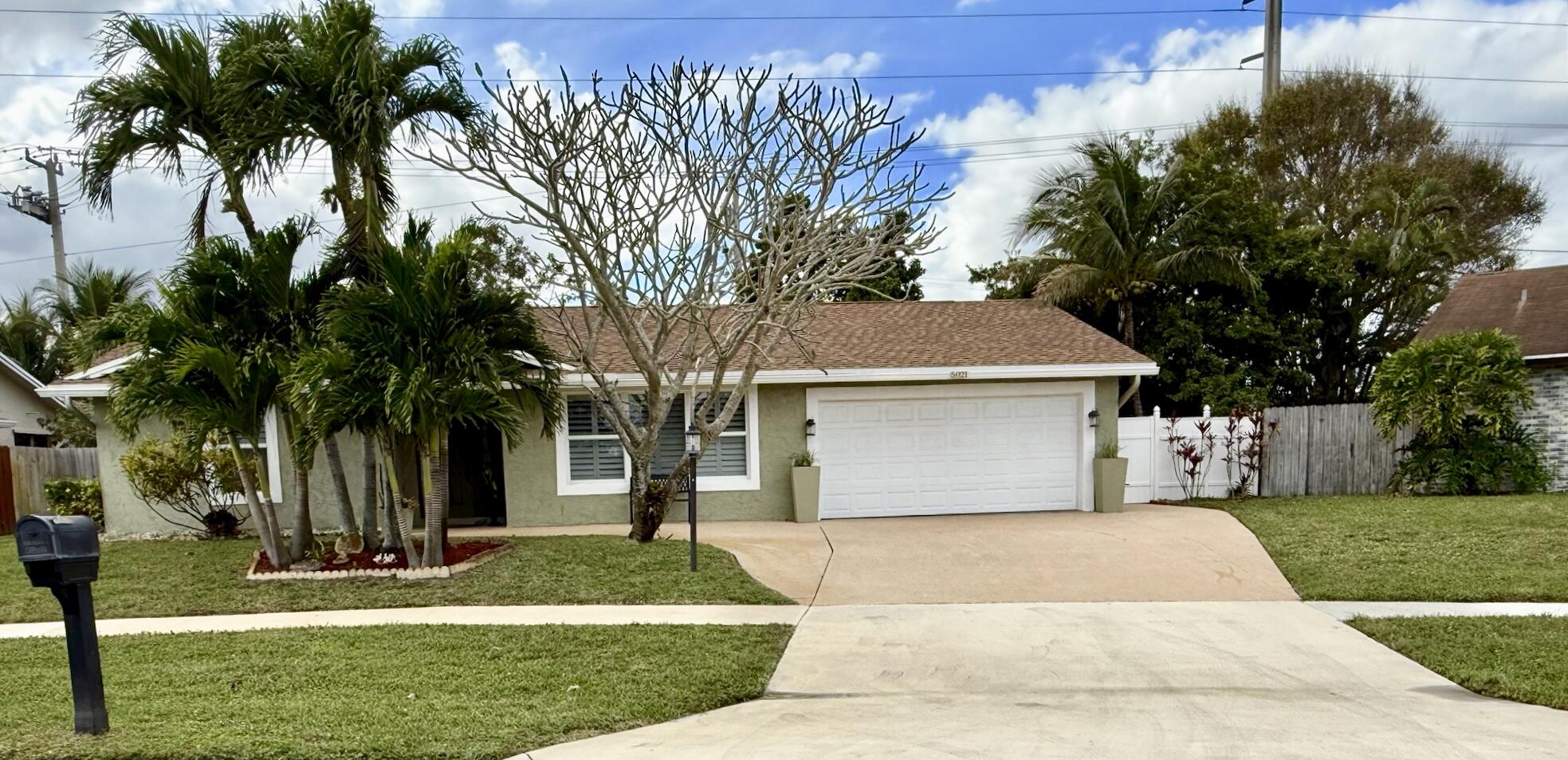 Property for Sale at 5021 Woodstone Circle, Lake Worth, Palm Beach County, Florida - Bedrooms: 4 
Bathrooms: 2  - $599,900