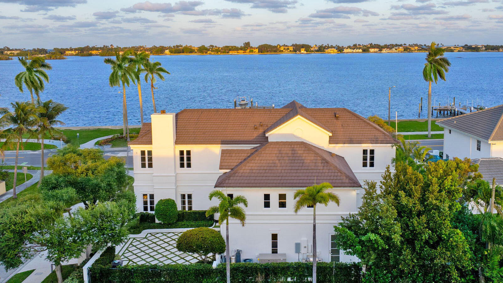 Property for Sale at 5501 S Flagler Drive, West Palm Beach, Palm Beach County, Florida - Bedrooms: 5 
Bathrooms: 4.5  - $13,950,000