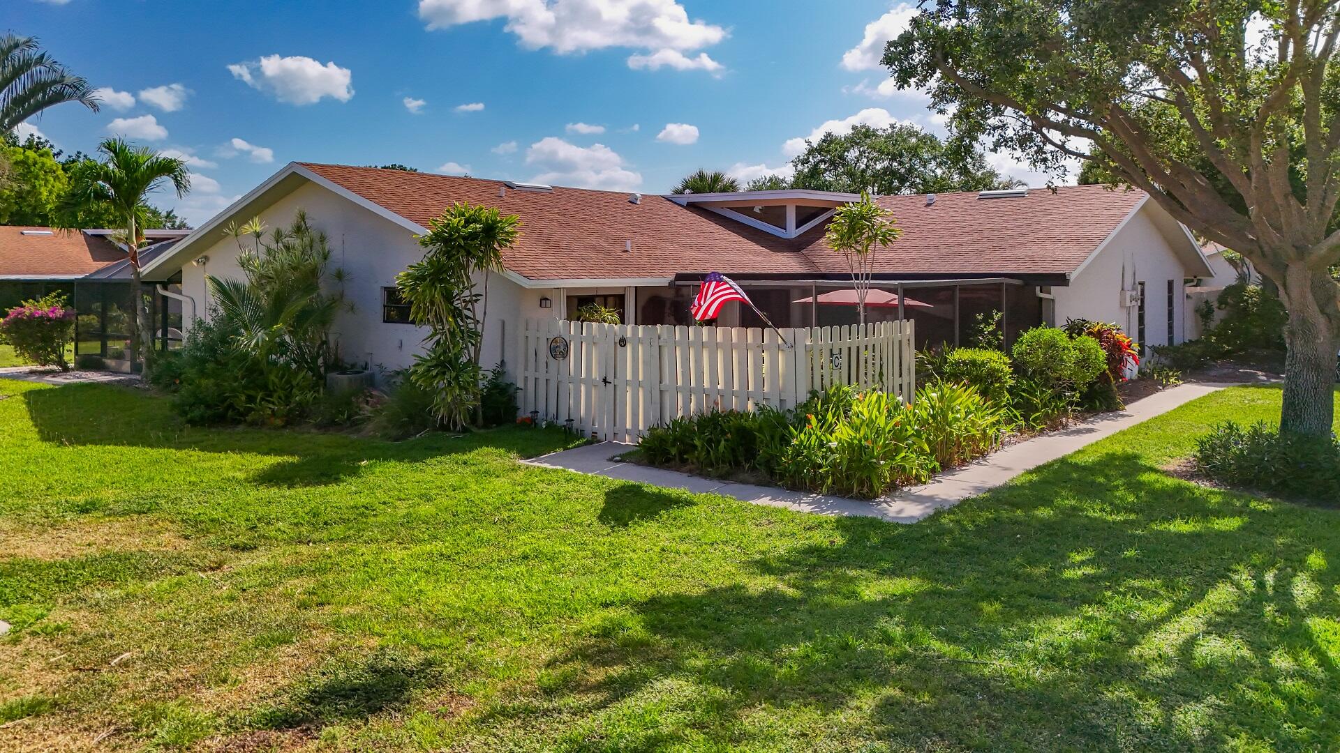 Property for Sale at 941 Nw 30th Avenue C, Delray Beach, Palm Beach County, Florida - Bedrooms: 2 
Bathrooms: 1.5  - $285,000