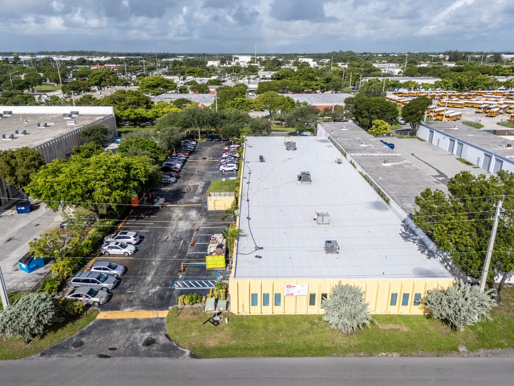 Photo of 2501 NW 17th Lane #C,D, Pompano Beach, FL 33064 (MLS # RX-11019028)