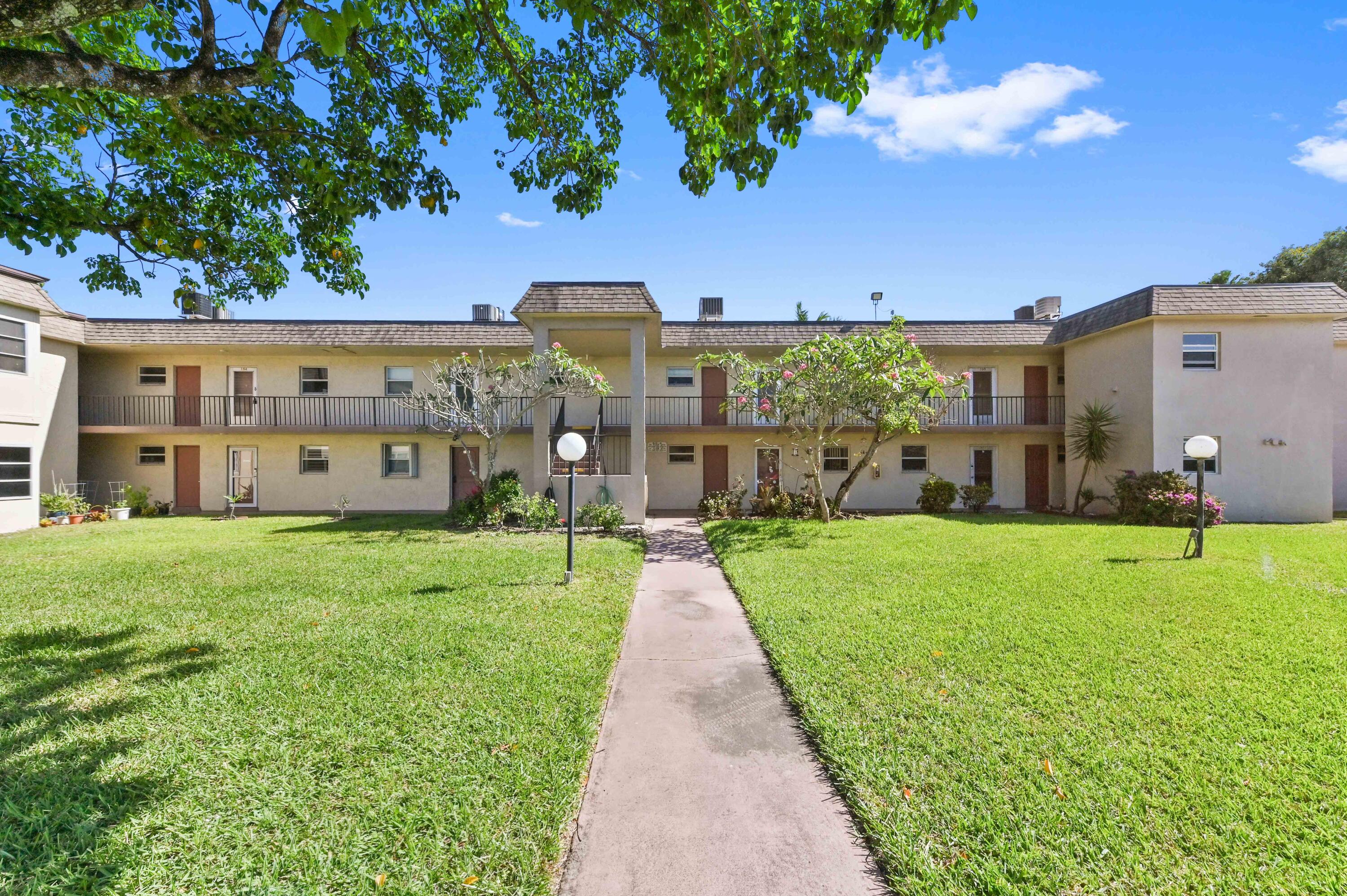 700 Lori Drive 197, Palm Springs, Miami-Dade County, Florida - 1 Bedrooms  
1 Bathrooms - 