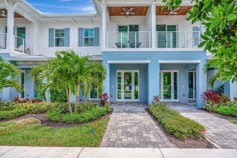 Photo of 4680 SE Manatee Way, Stuart, FL 34997 (MLS # RX-11107783)