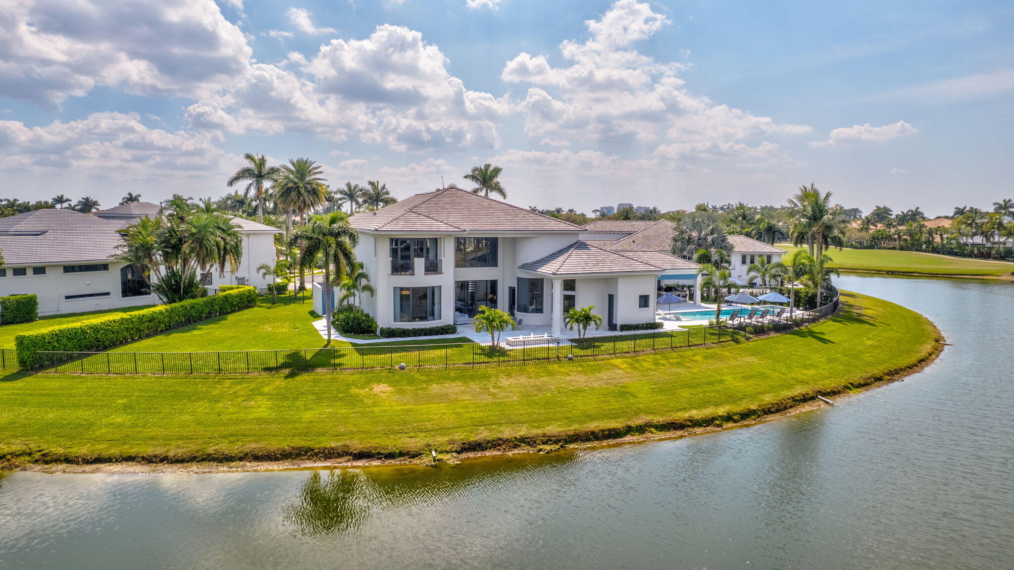 820 Floret Drive, Palm Beach Gardens, Palm Beach County, Florida - 5 Bedrooms  
6.5 Bathrooms - 