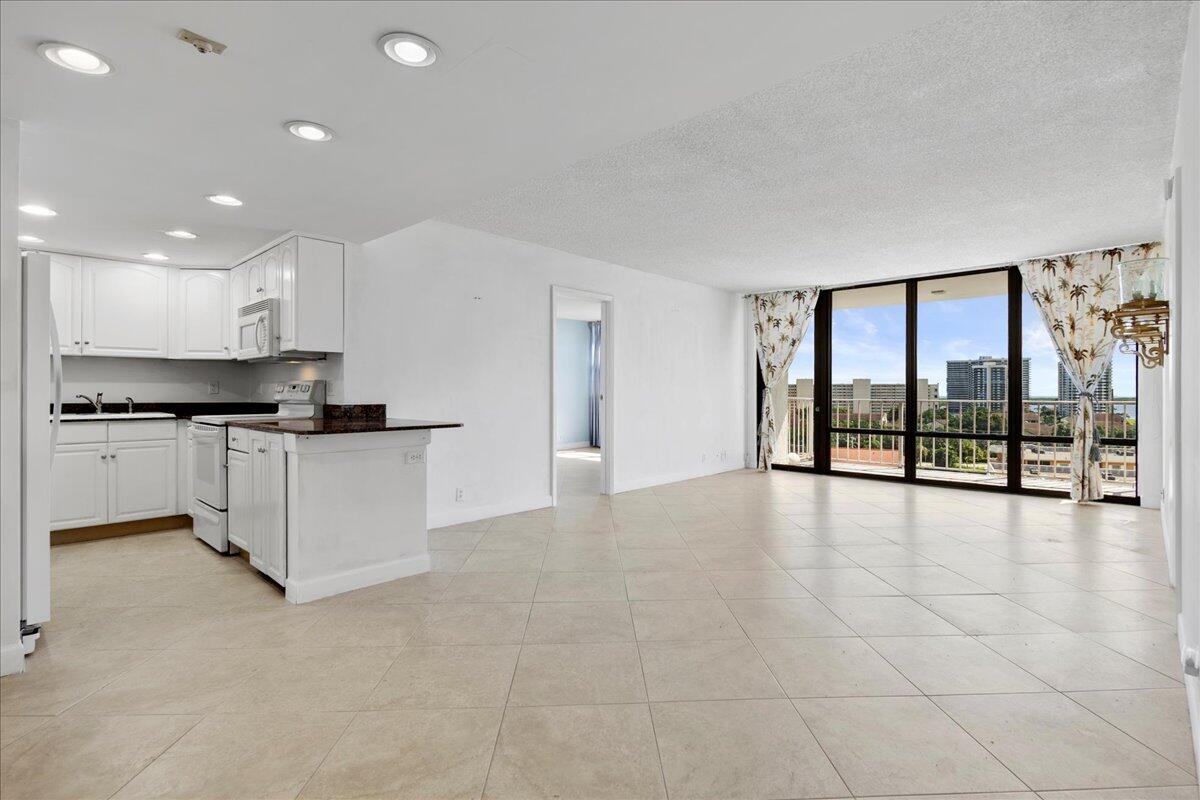 

                                                                             North Palm Beach                                

                                    , FL - $299,000