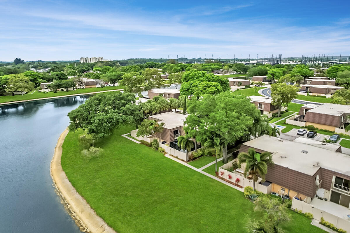 Property for Sale at 6919 69th Way, West Palm Beach, Palm Beach County, Florida - Bedrooms: 2 
Bathrooms: 2.5  - $285,000