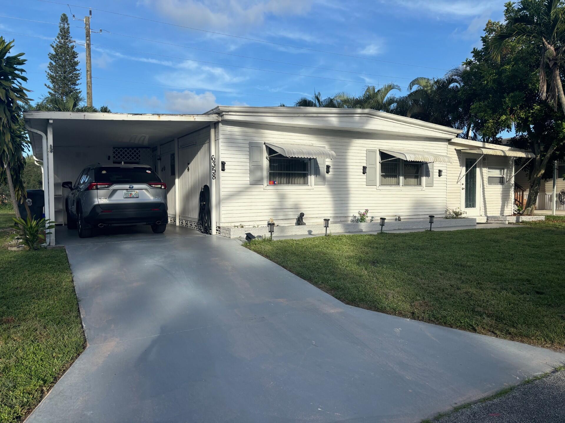 6358 S Ash Ln Ln, Lake Worth, Palm Beach County, Florida - 2 Bedrooms  
2 Bathrooms - 