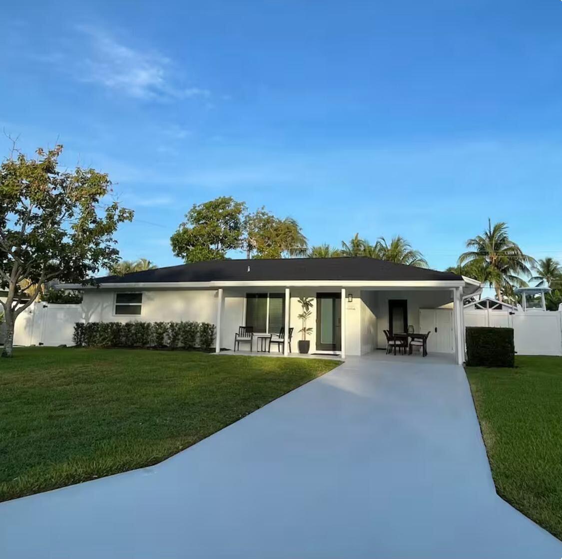 1523 Berkshire Avenue, Jupiter, Palm Beach County, Florida - 2 Bedrooms  
2 Bathrooms - 